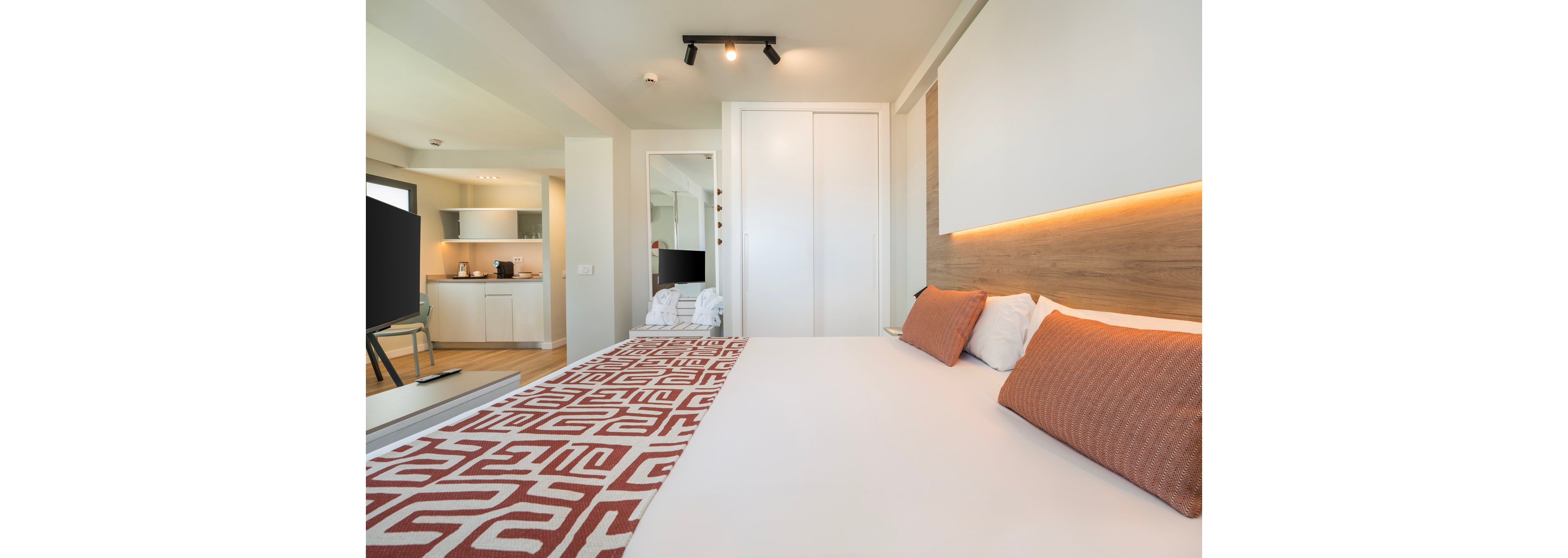 LIVVO Hotels Anamar Suites