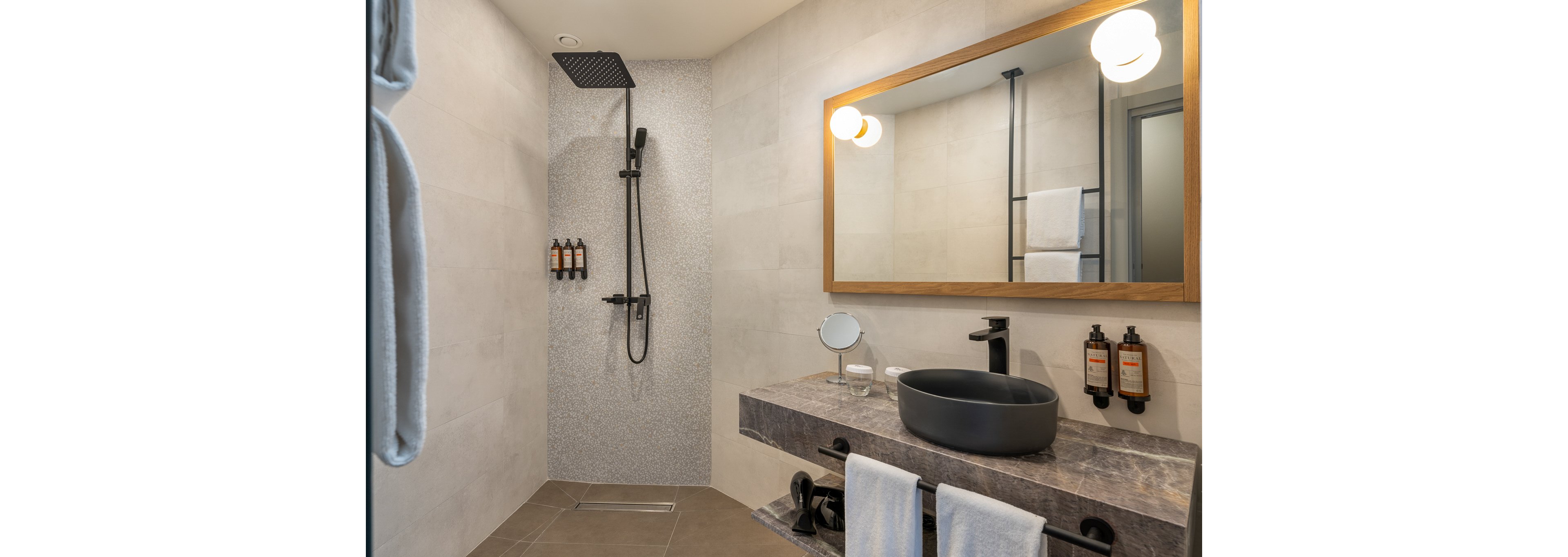 LIVVO Hotel Lumm