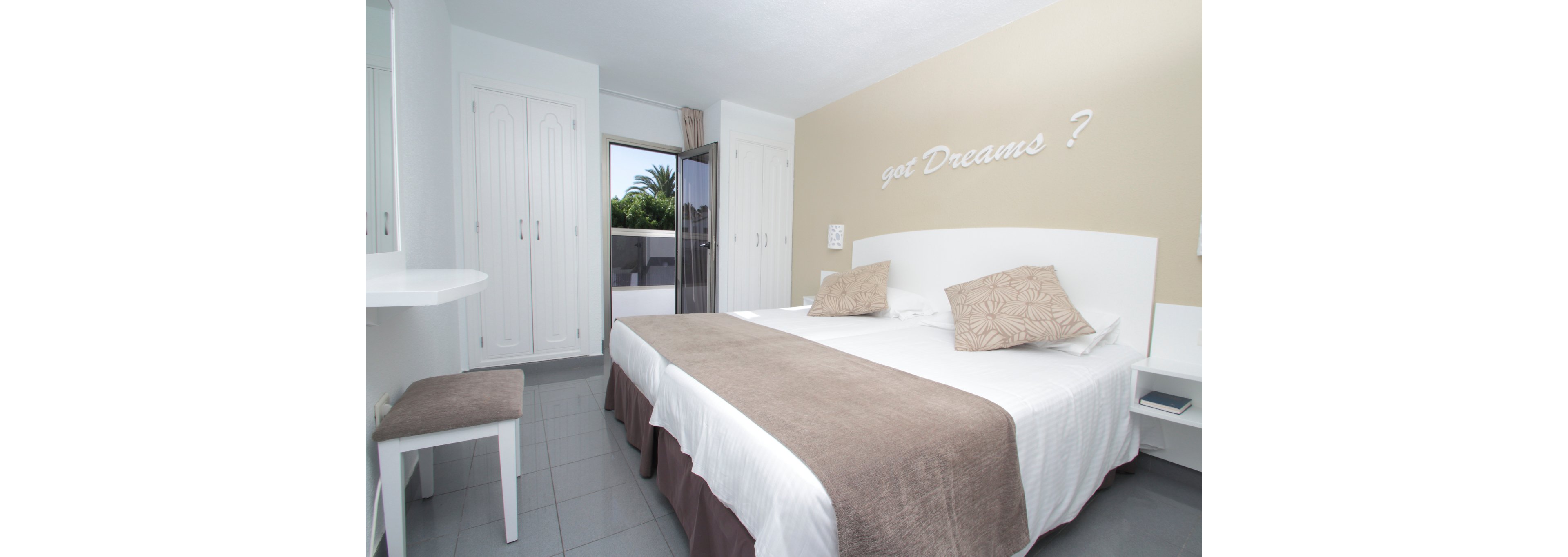 Turbo Club Apartments & Holiday World