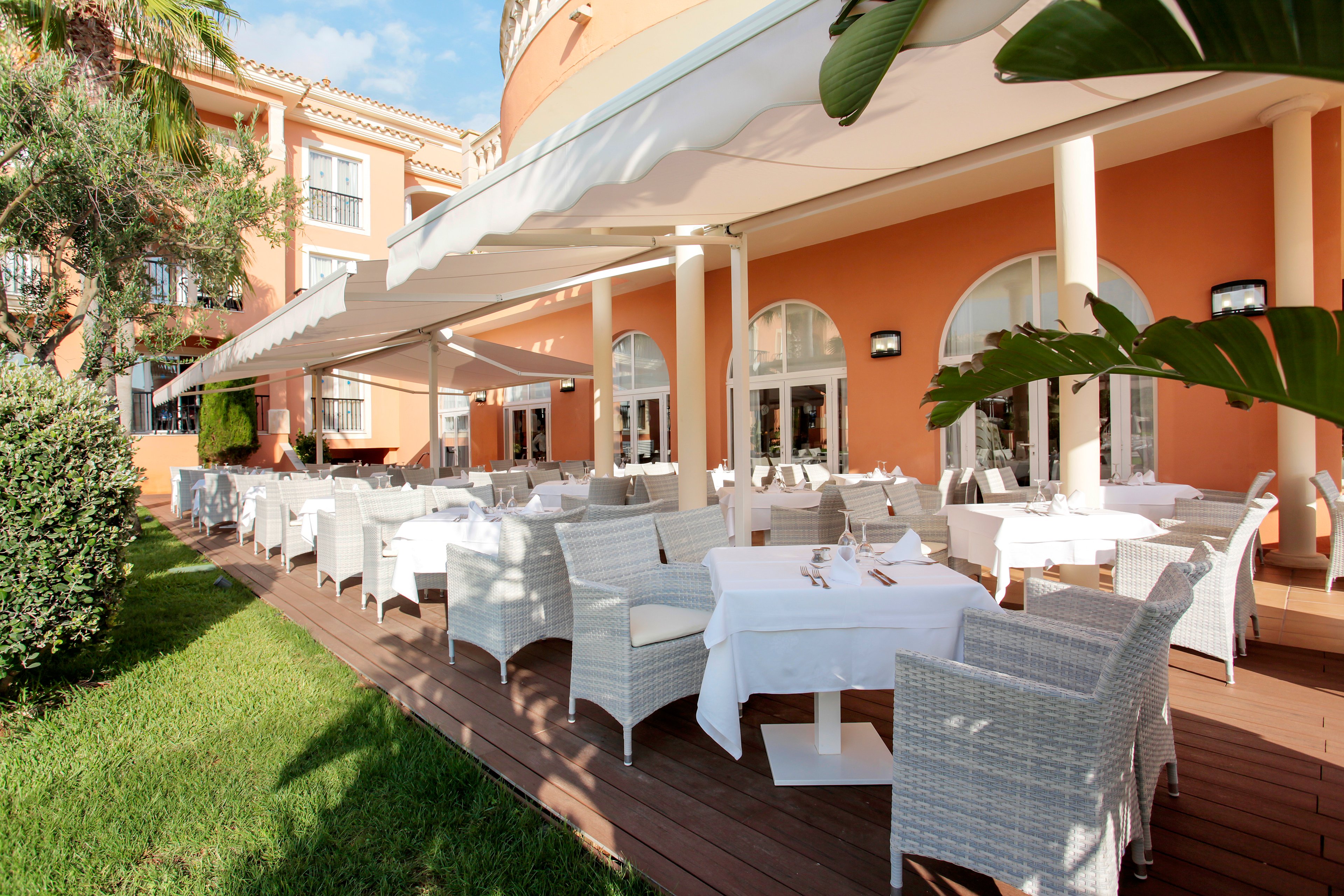 Grupotel Macarella Suites & Spa