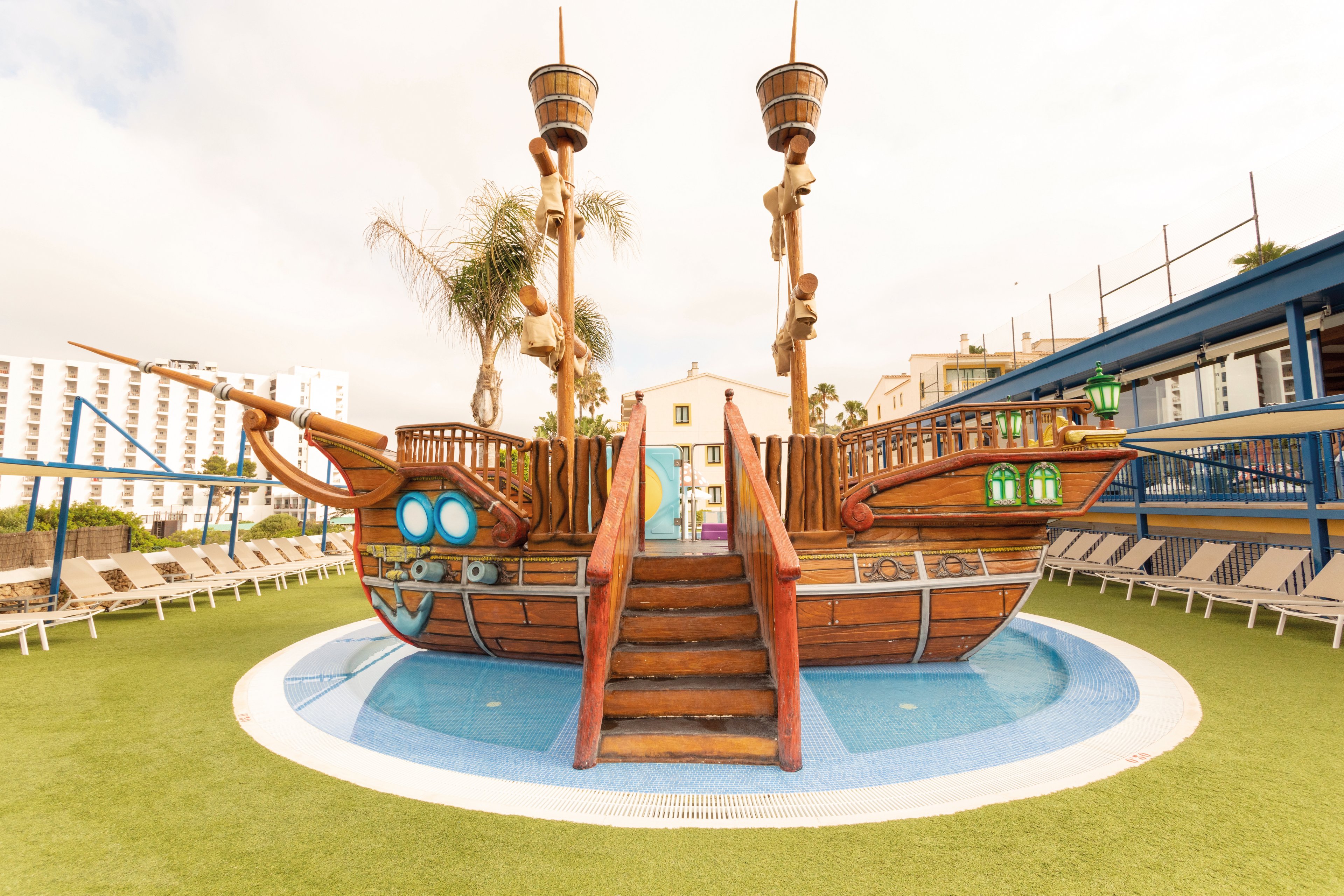 Royal Son Bou Family Club