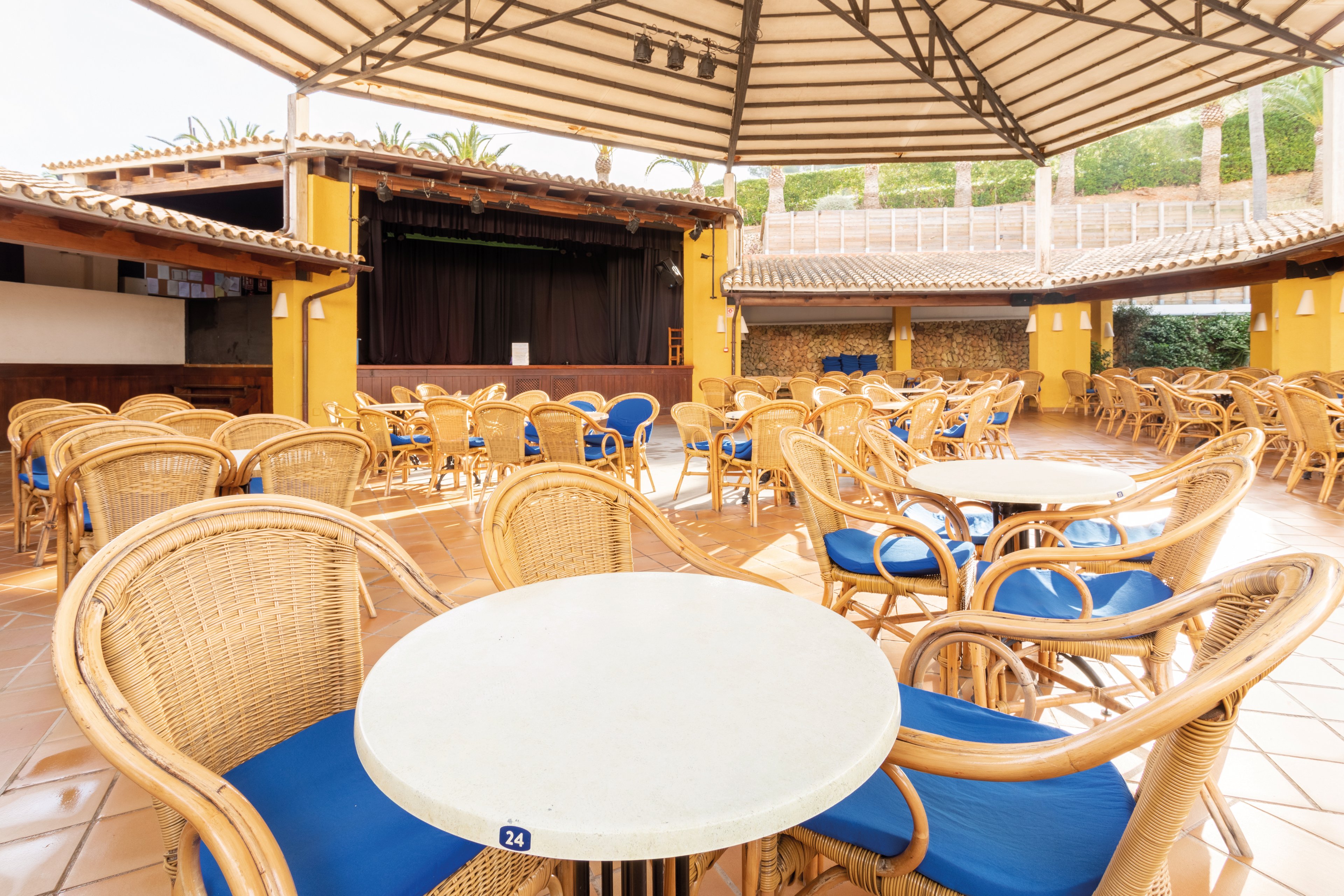 Royal Son Bou Family Club