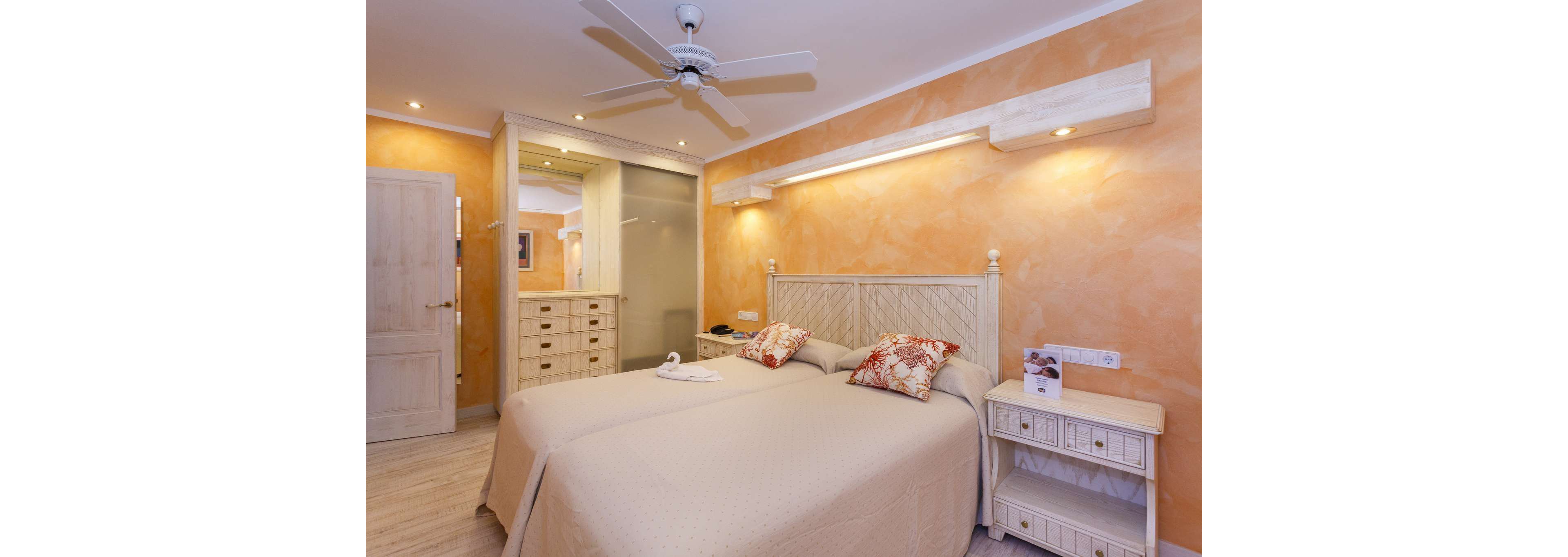 Royal Son Bou Family Club