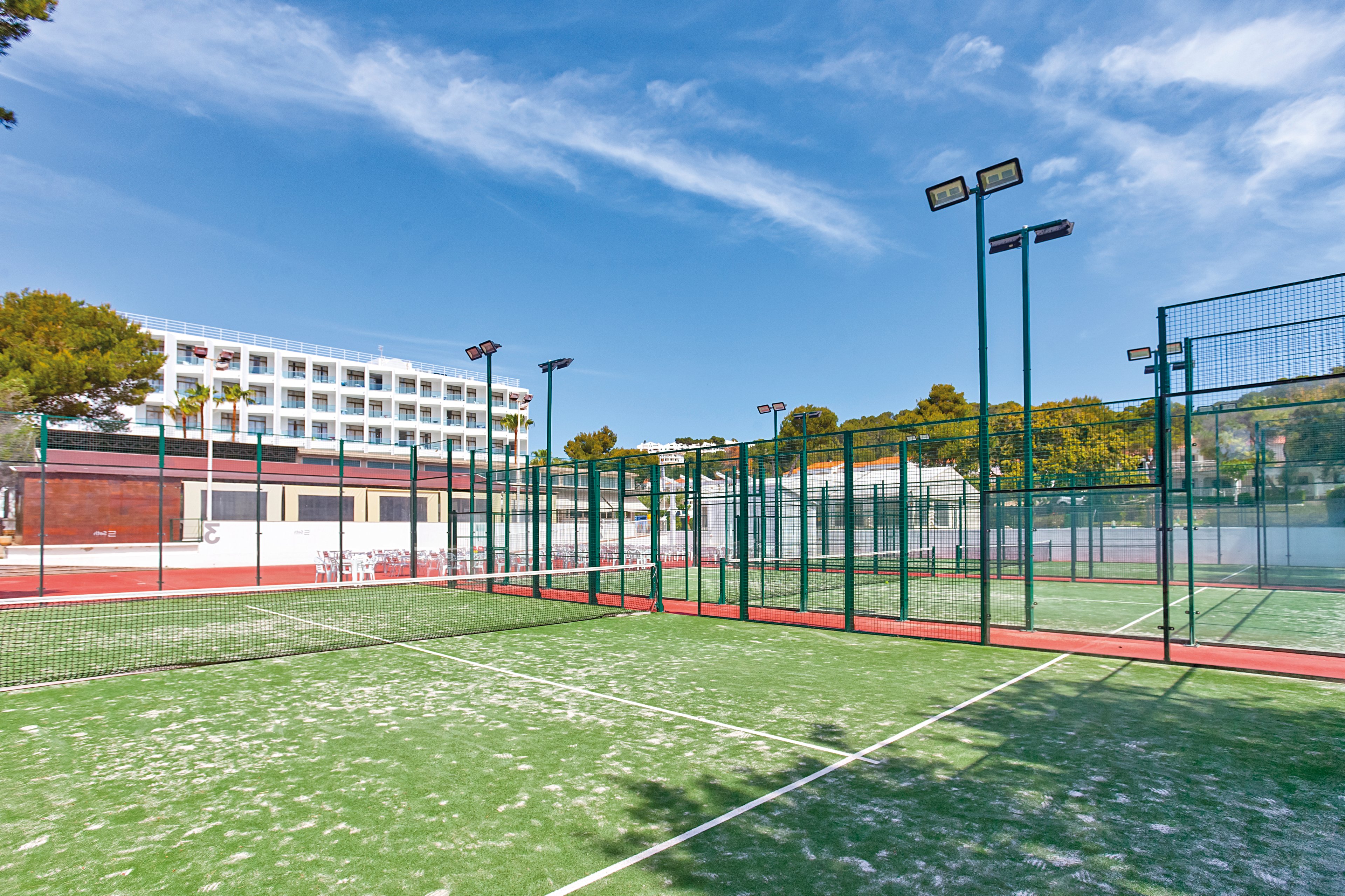 Seth Mestral & Llebeig