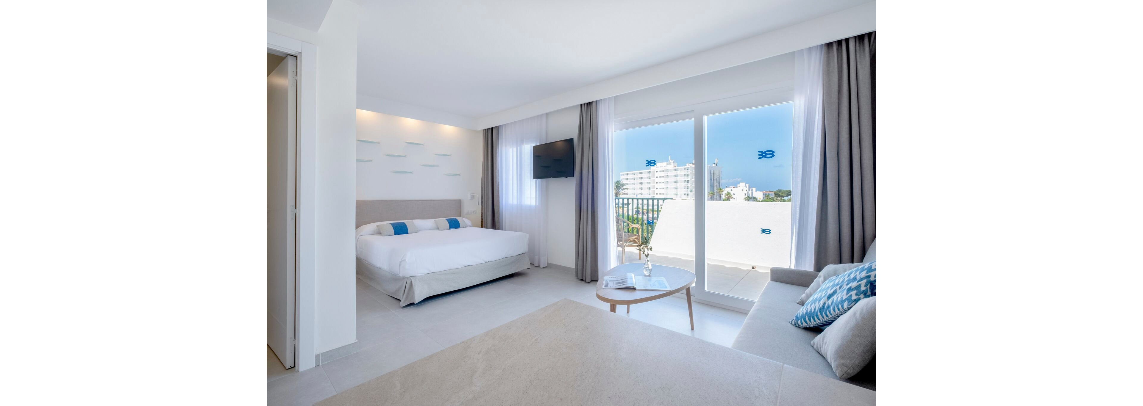 FERGUS Style Carema Beach