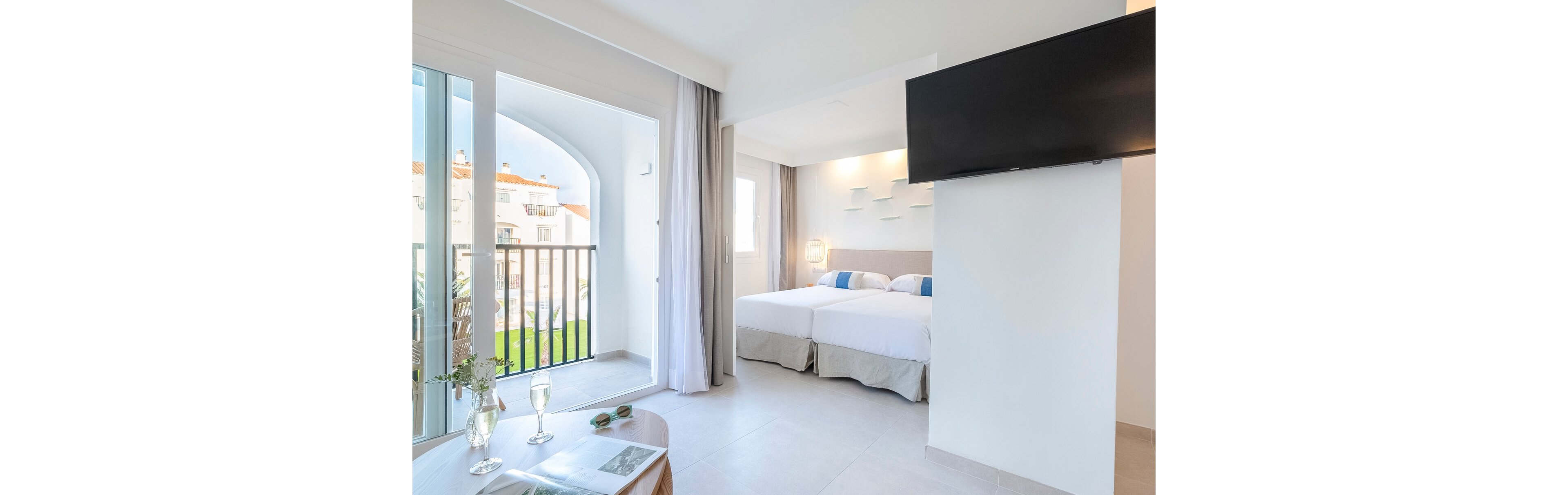 FERGUS Style Carema Beach