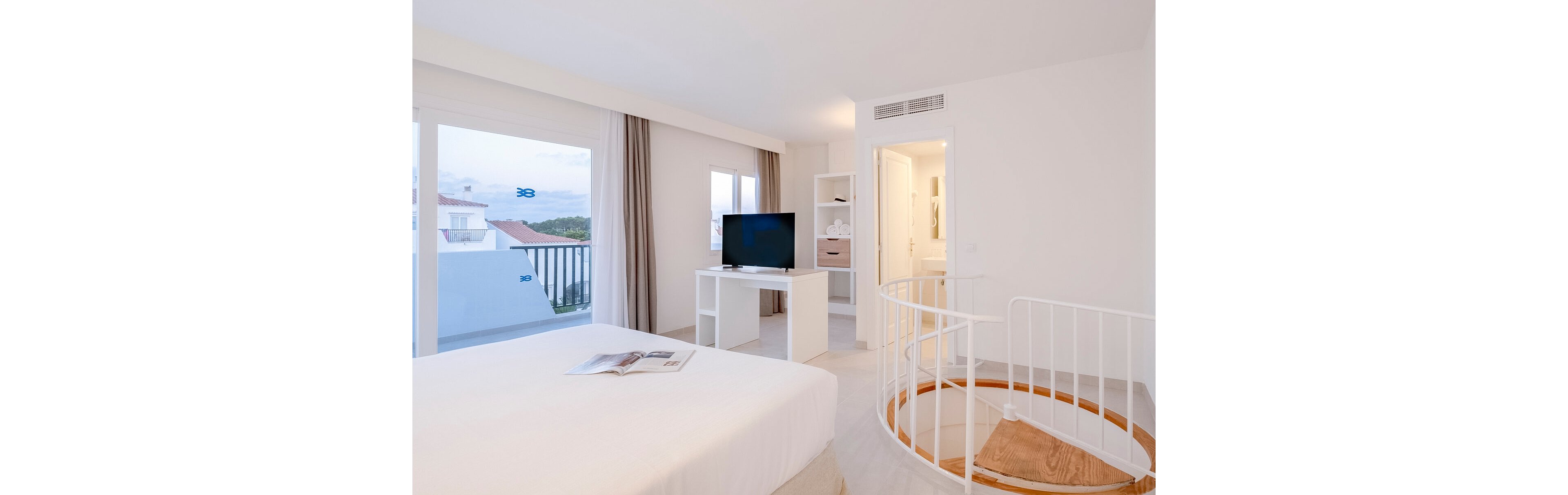 FERGUS Style Carema Beach