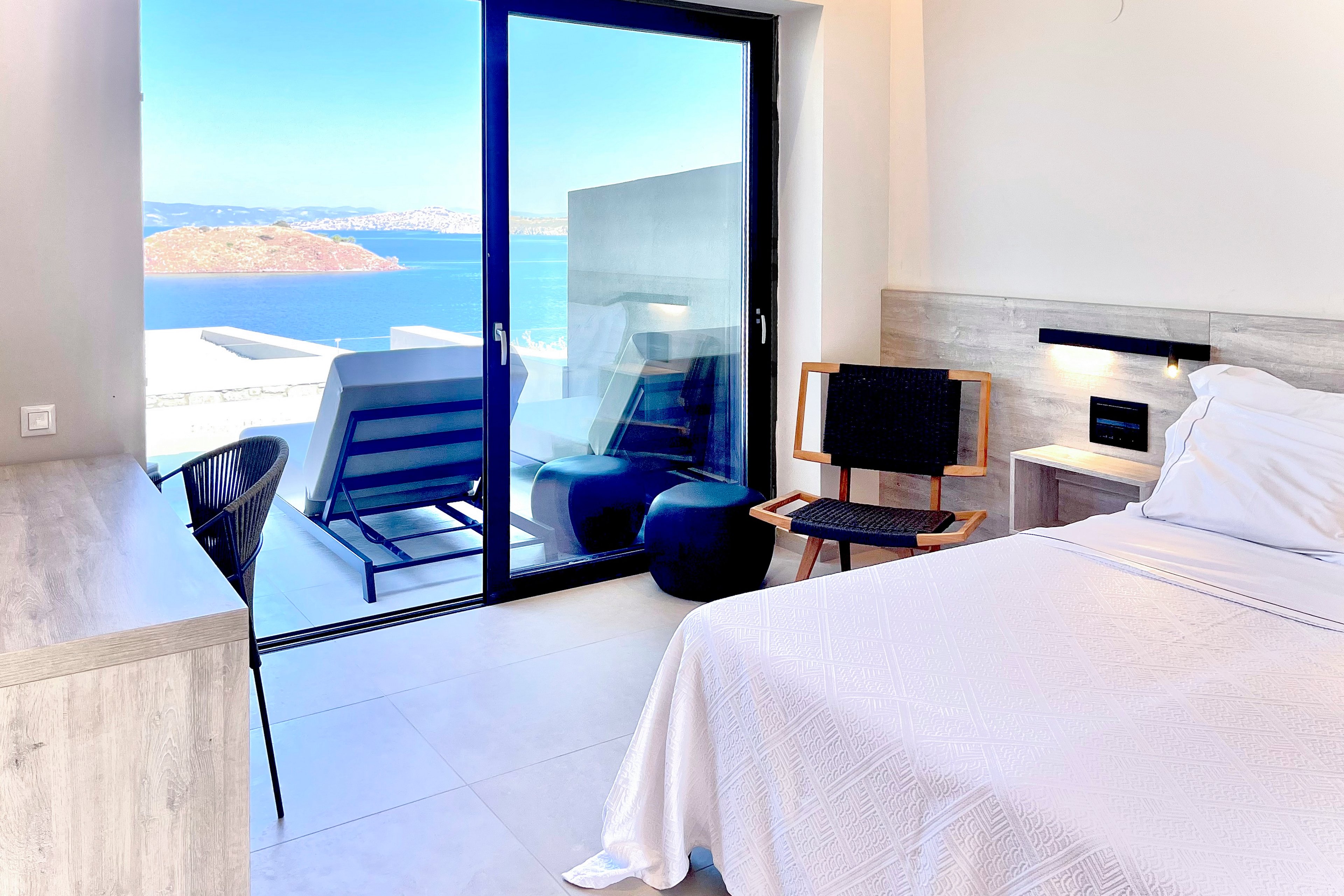 Eleia Seafront Villas