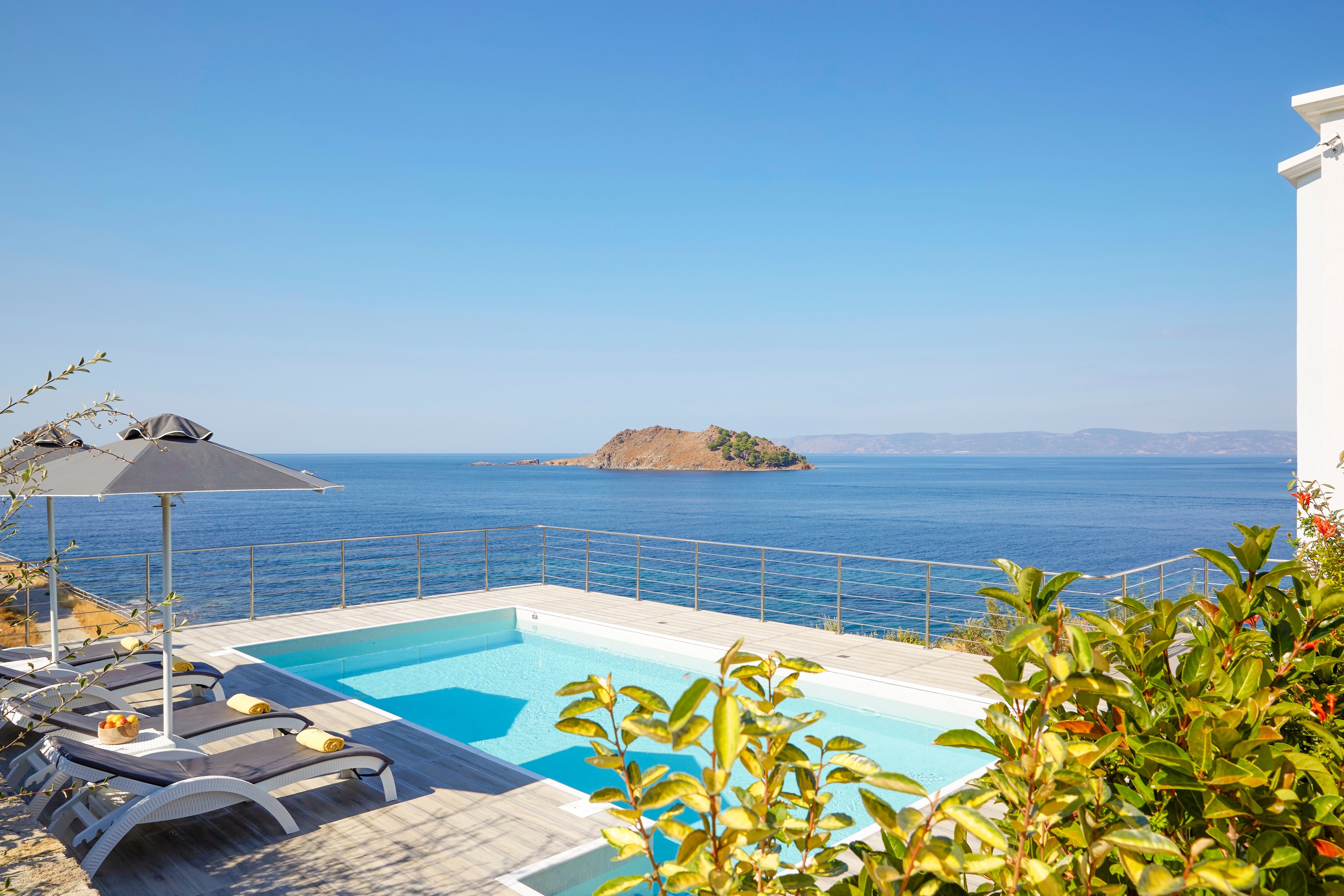 Eleia Seafront Villas