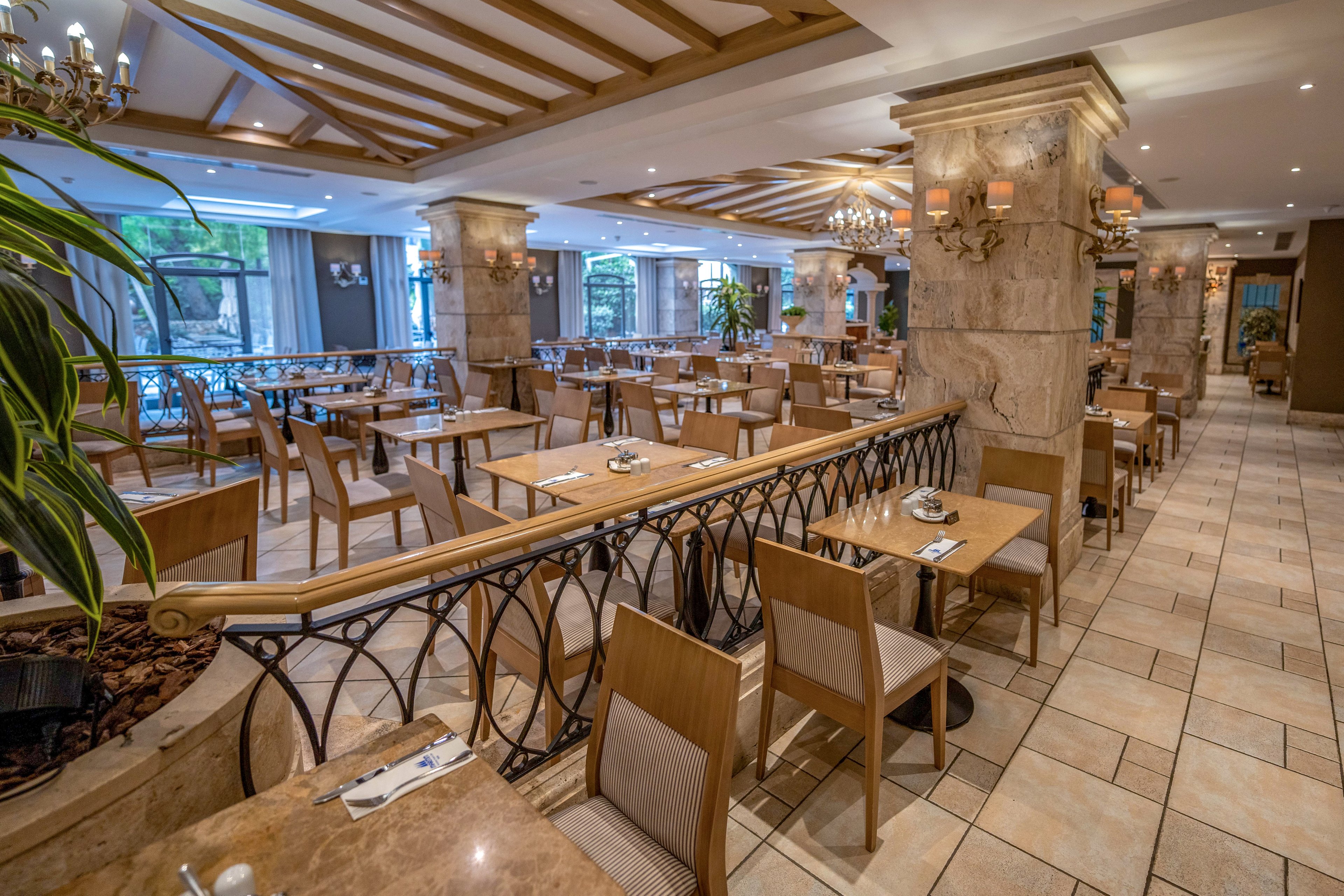 Maritim Antonine Hotel