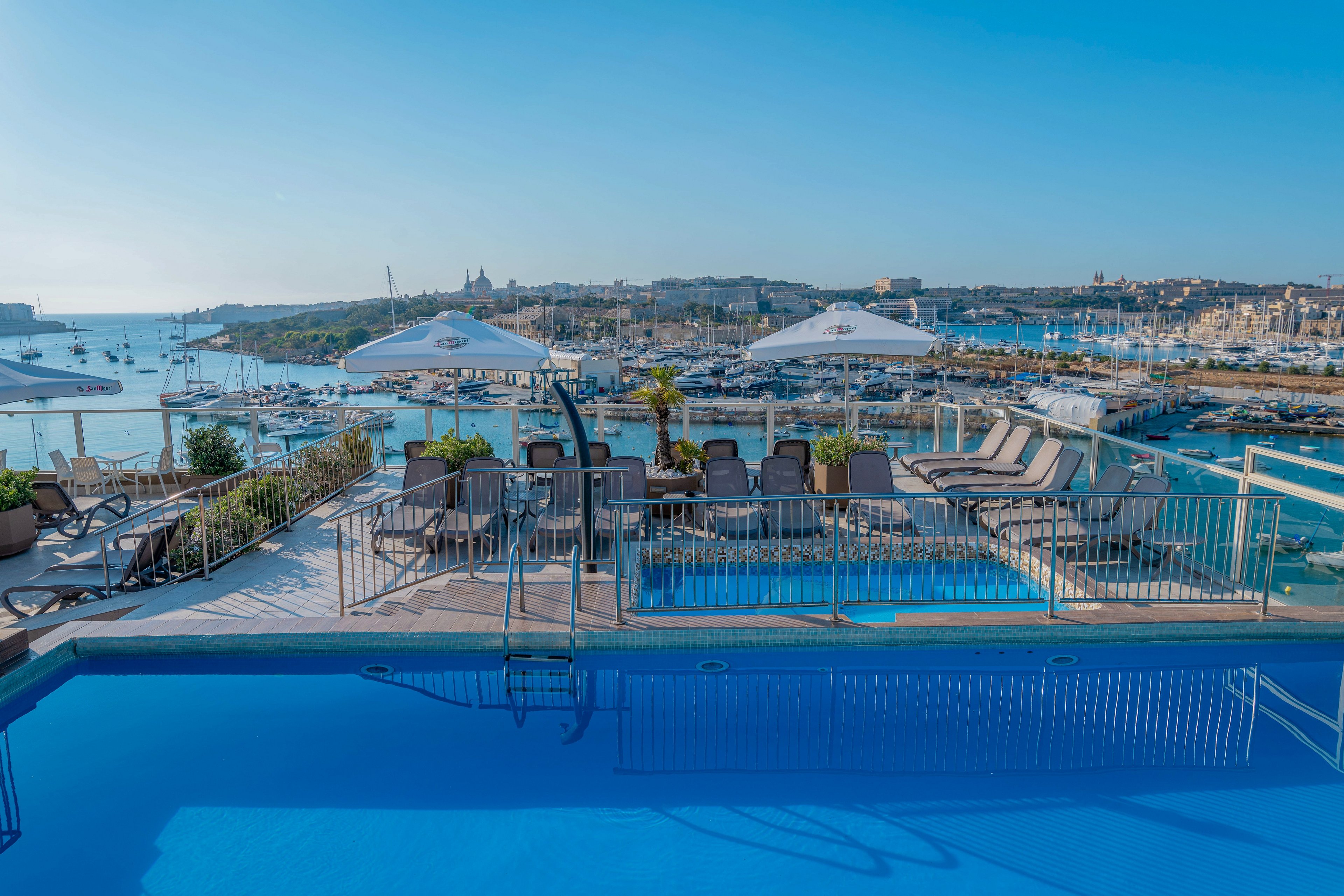 ST Bayview Hotel & Spa