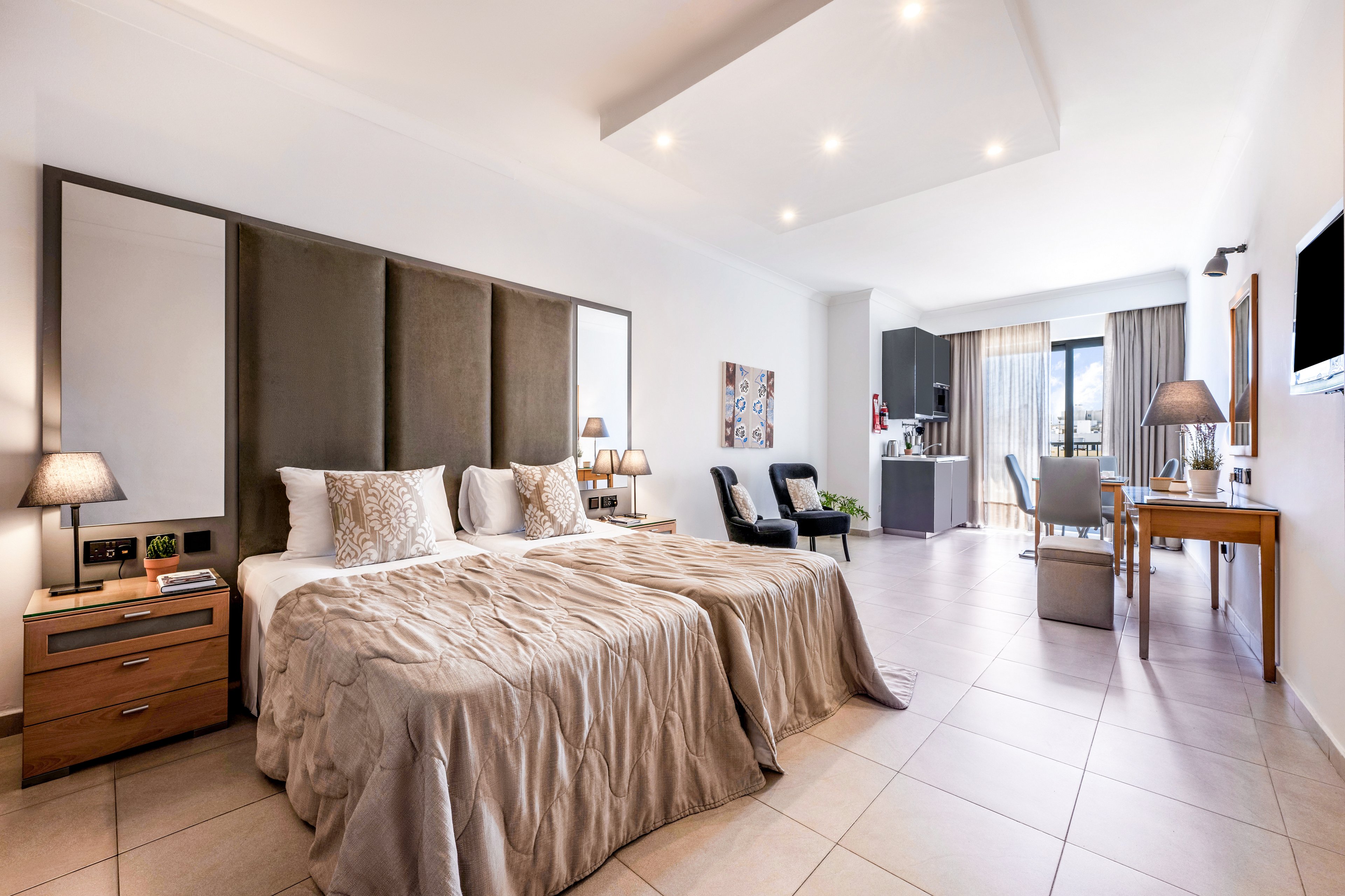 The Plaza and Plaza Regency Hotel and Apartments