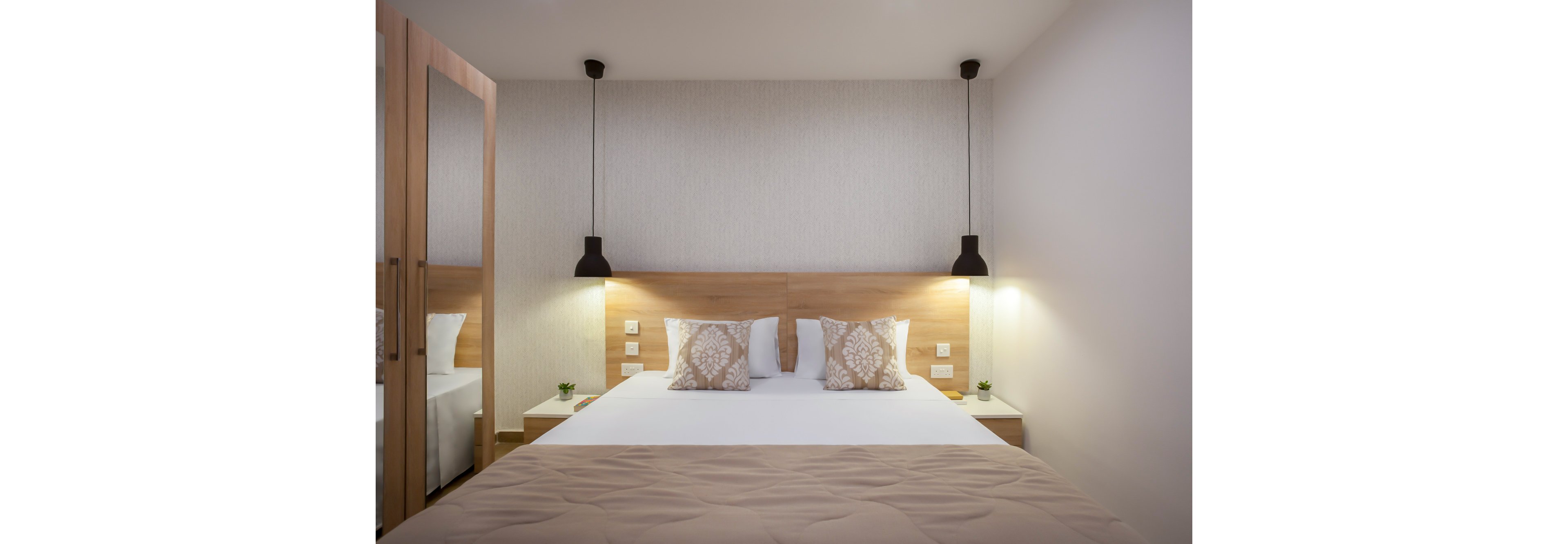 The Plaza and Plaza Regency Hotel and Apartments