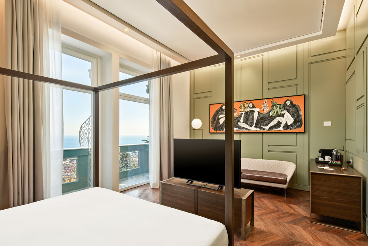 De Bonart Naples Curio Collection by Hilton