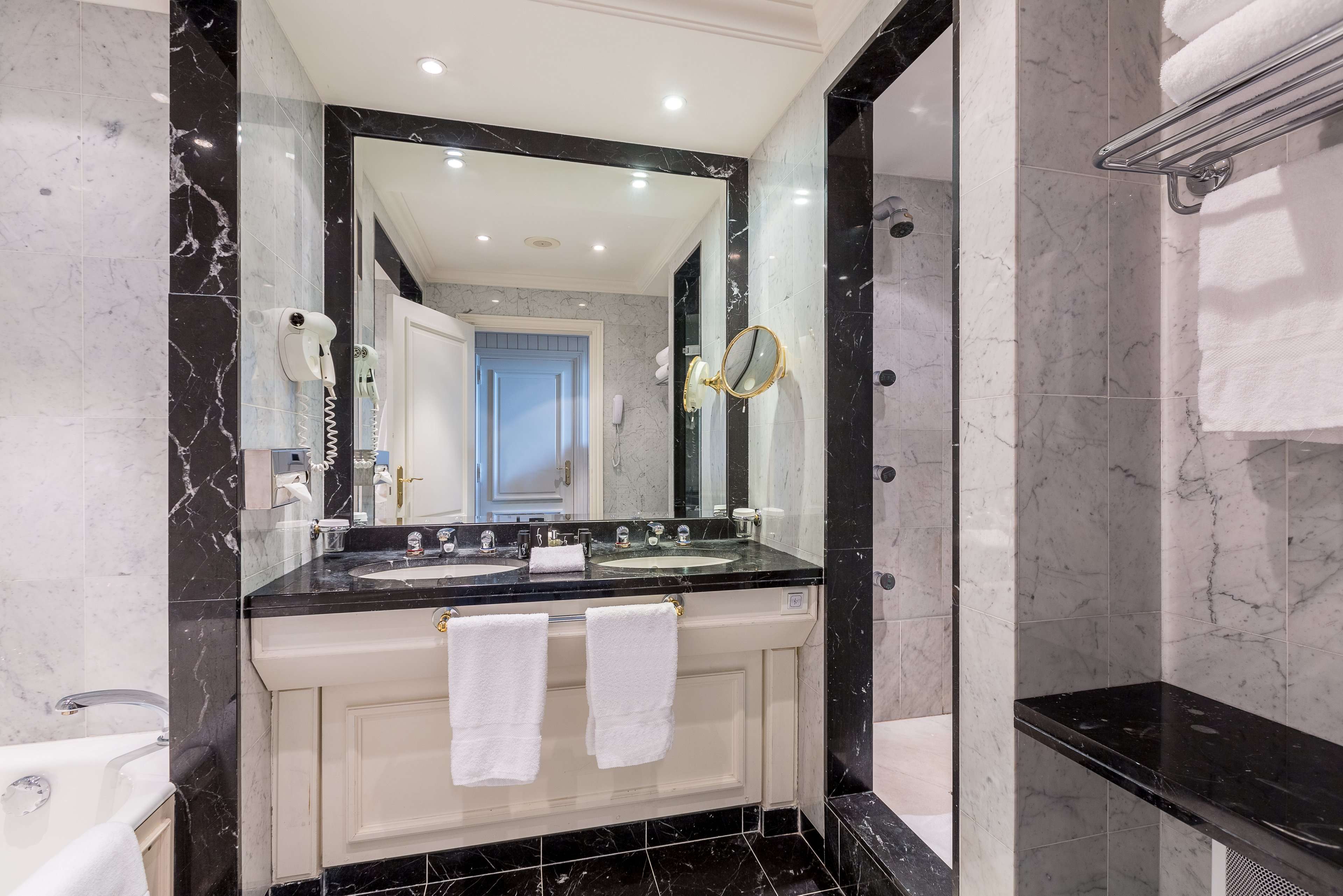 Hotel Barriere Le Majestic Cannes