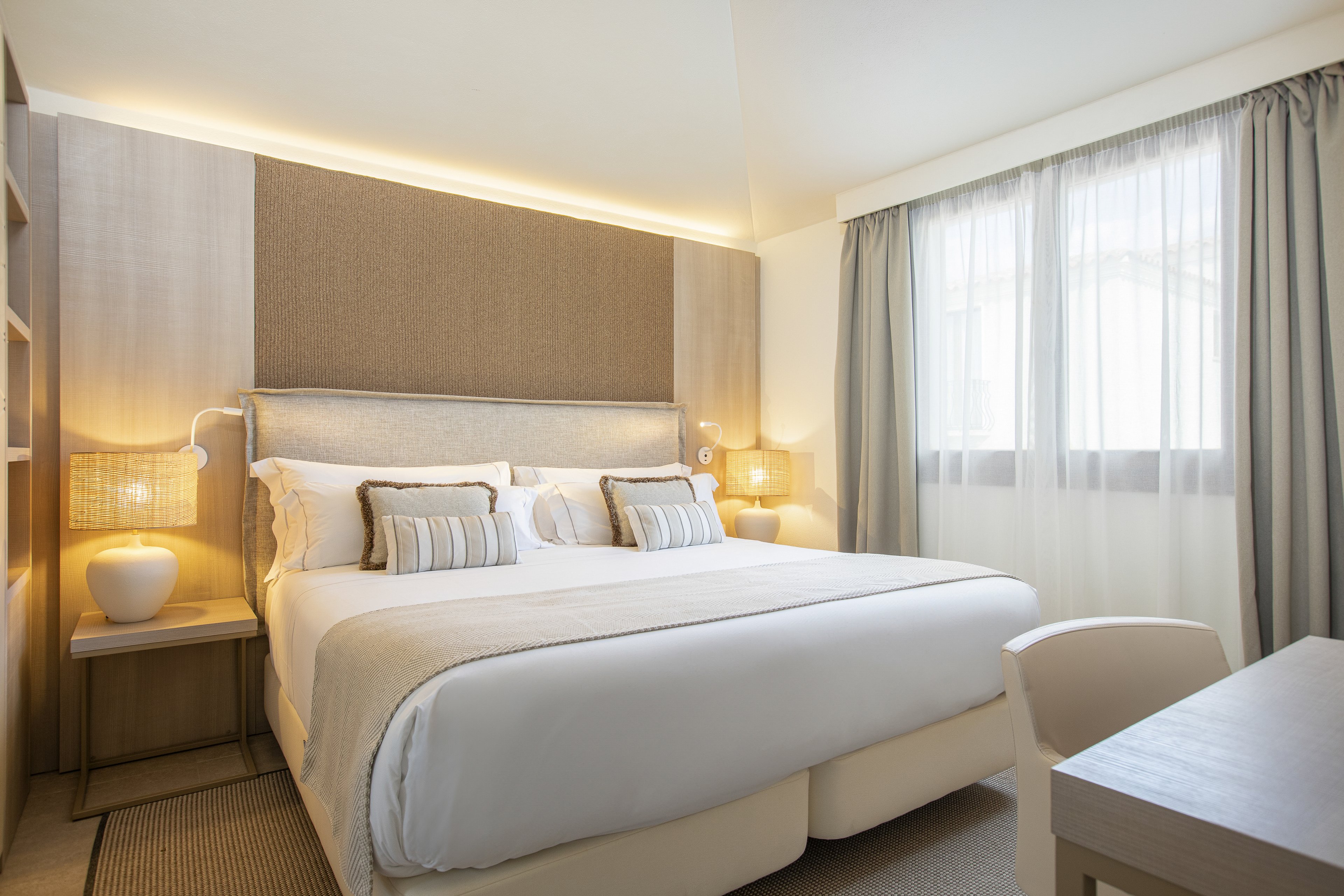 Mangia's Santa Teresa Curio Collection By Hilton