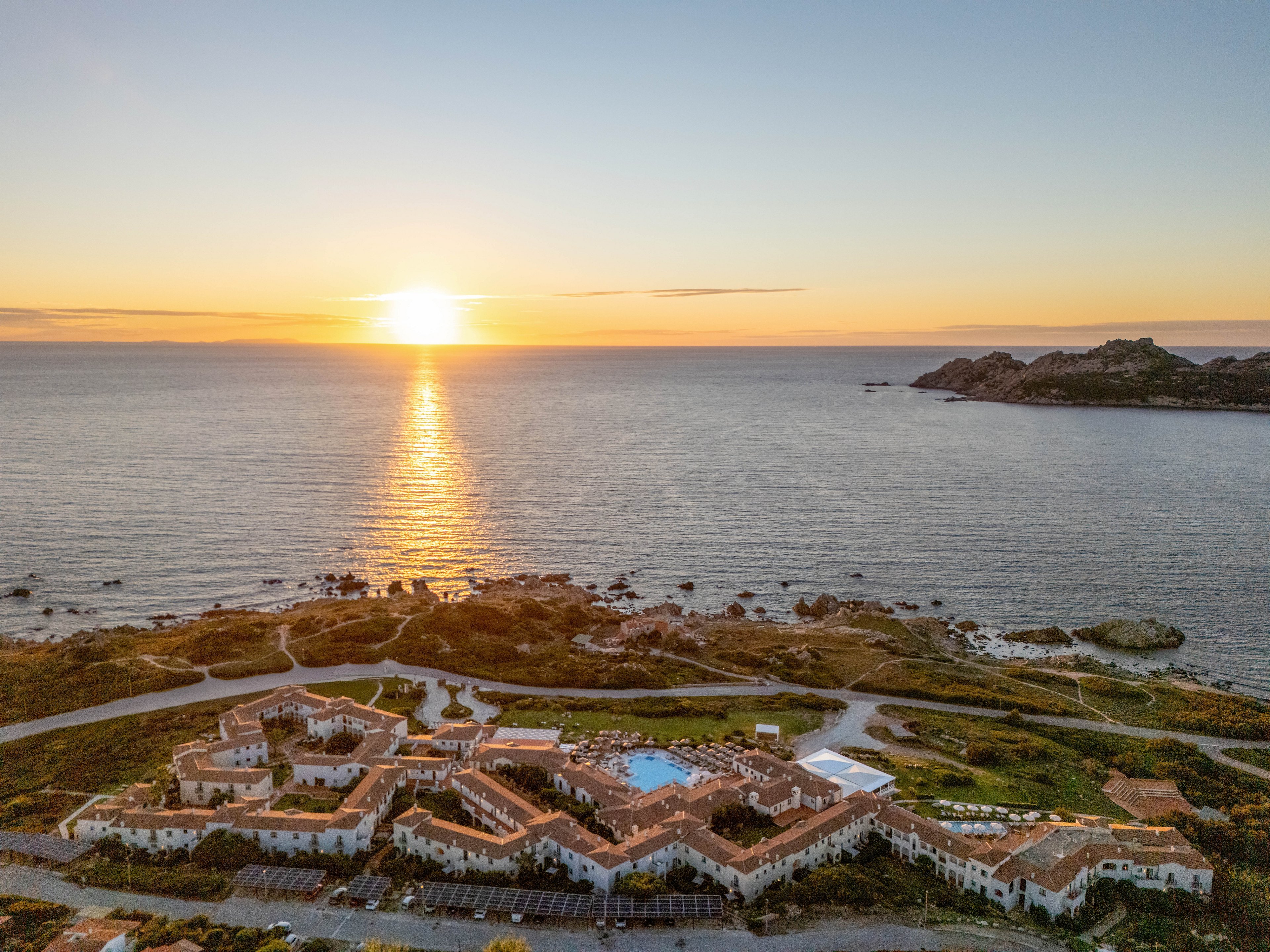 Mangia's Santa Teresa Curio Collection By Hilton