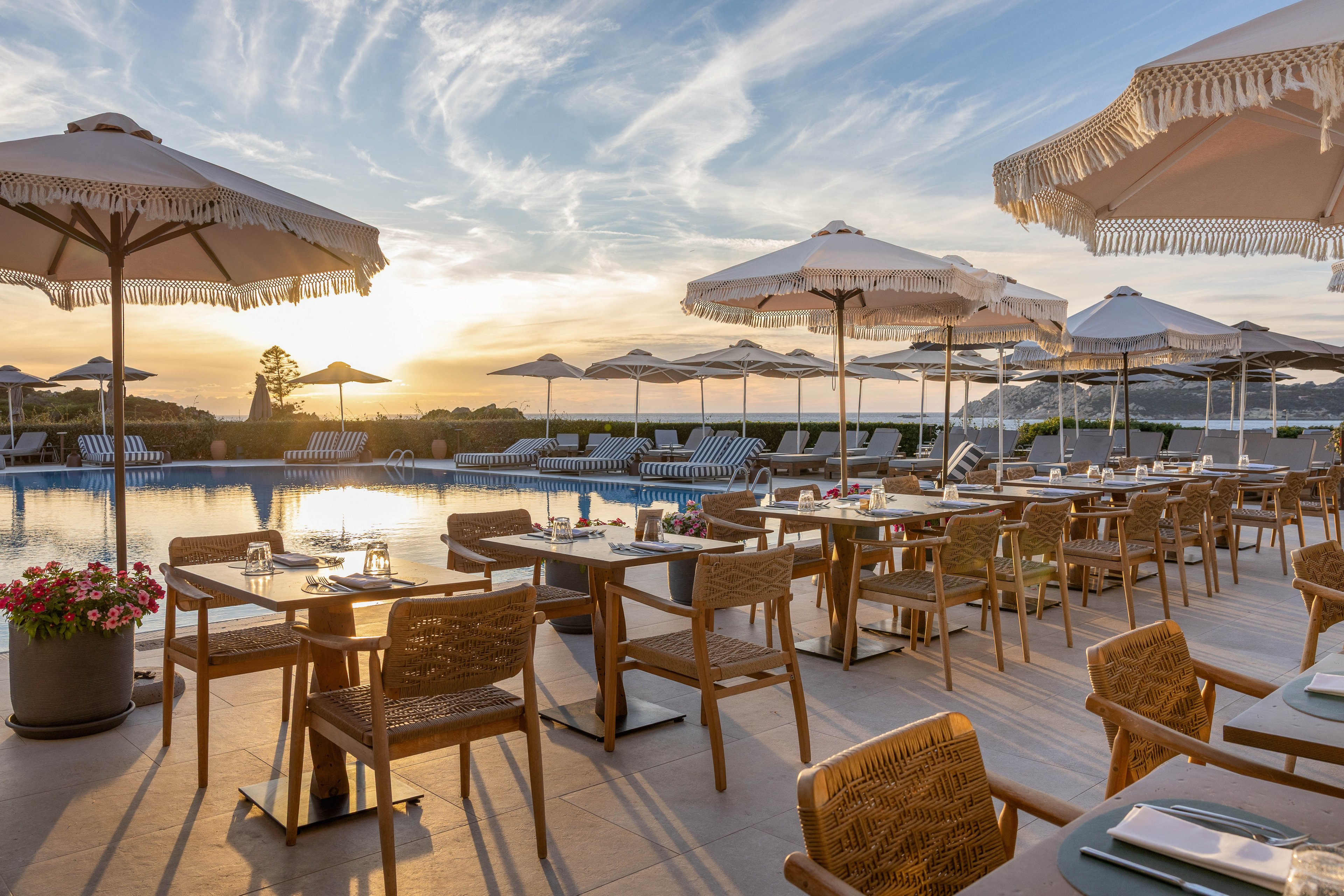 Mangia's Santa Teresa Curio Collection By Hilton