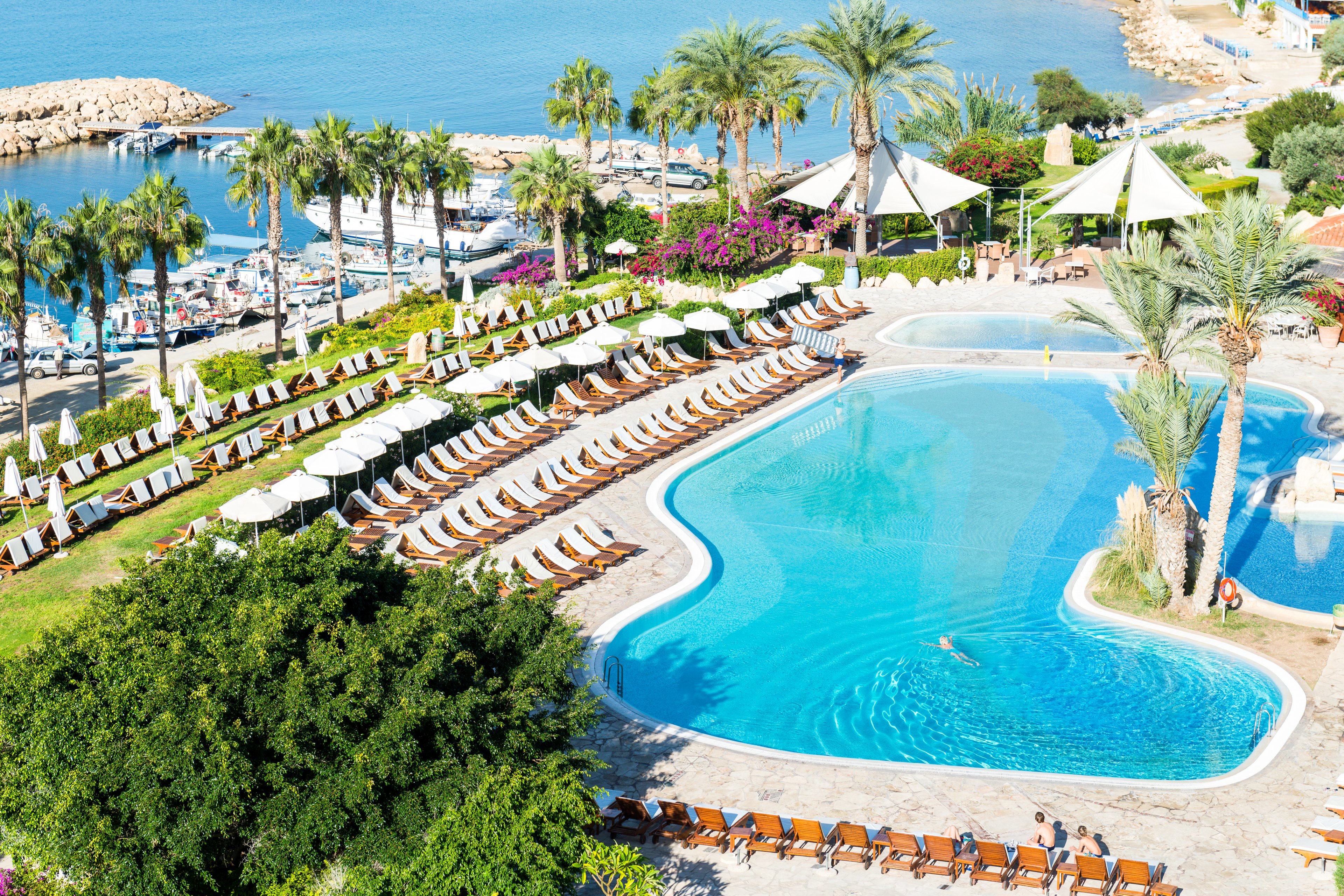 Coral Beach Hotel & Resort