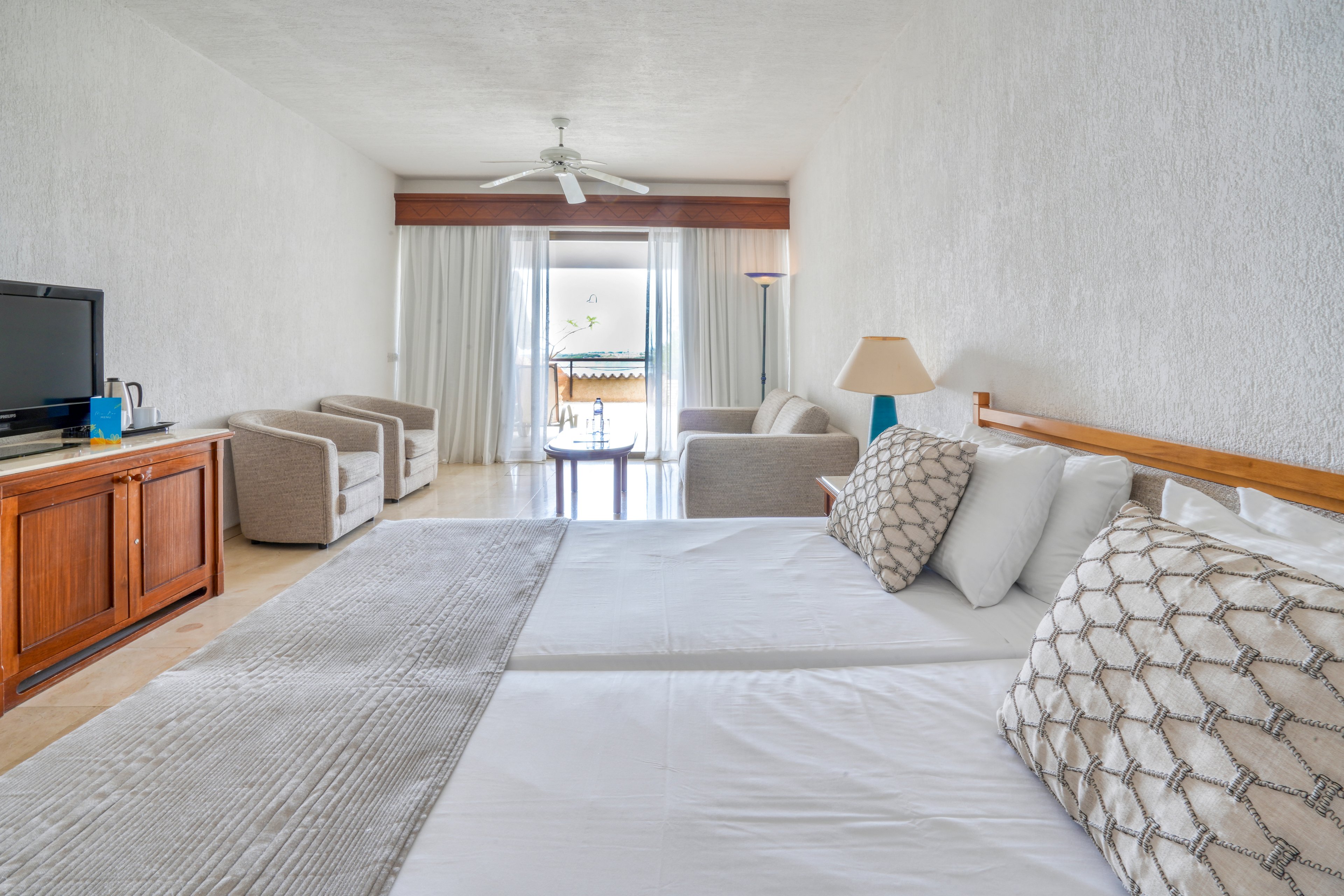 Coral Beach Hotel & Resort
