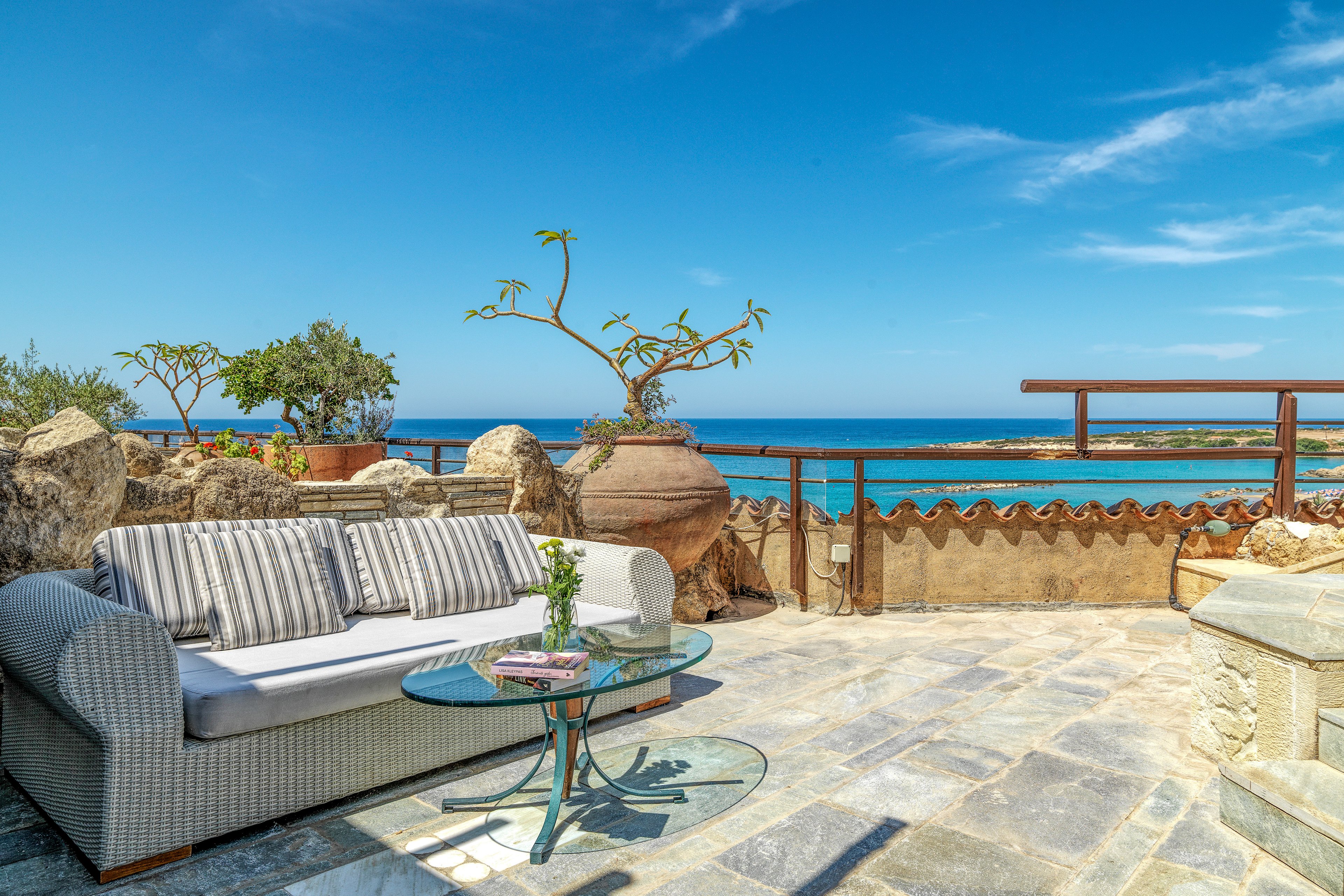 Coral Beach Hotel & Resort