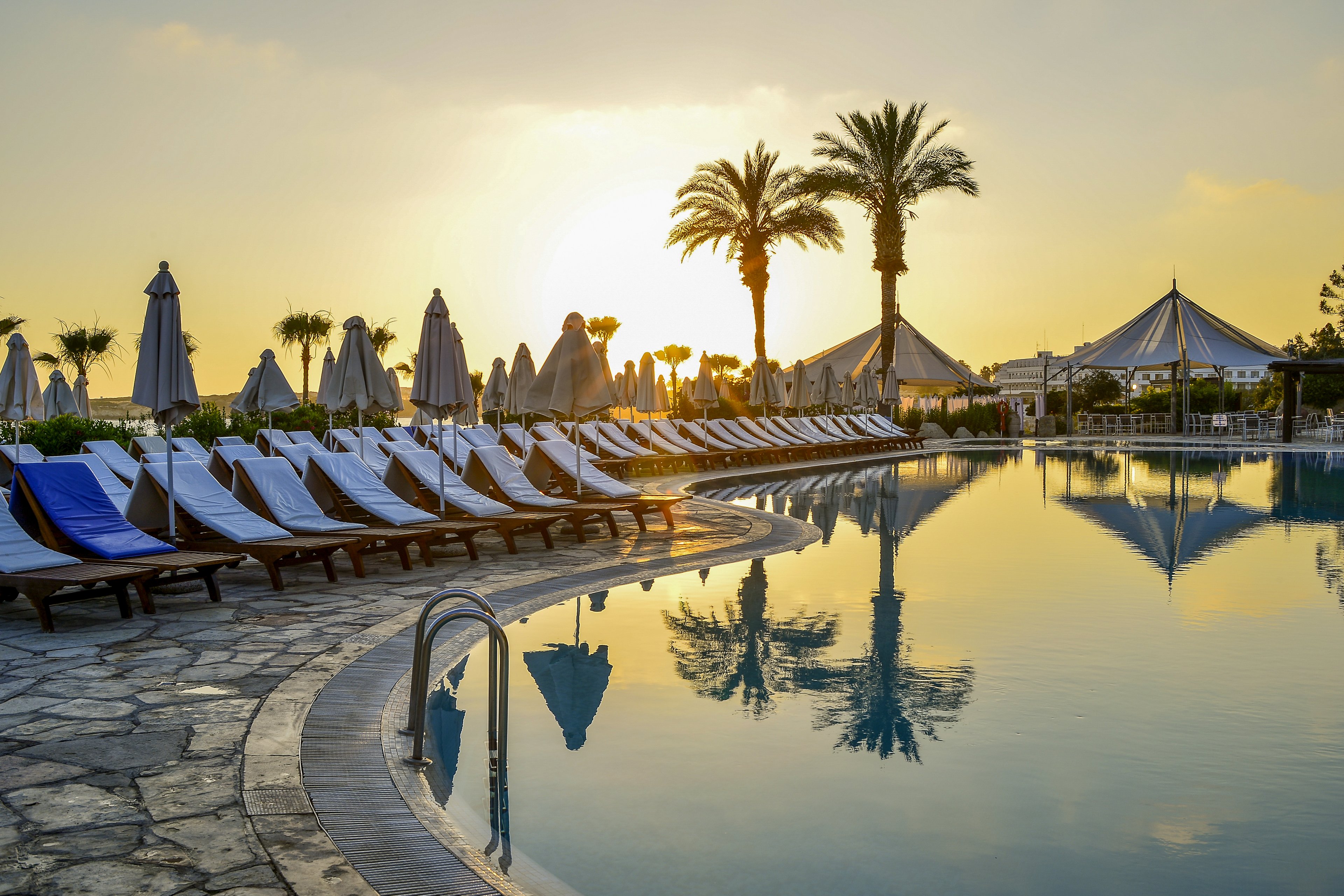 Coral Beach Hotel & Resort