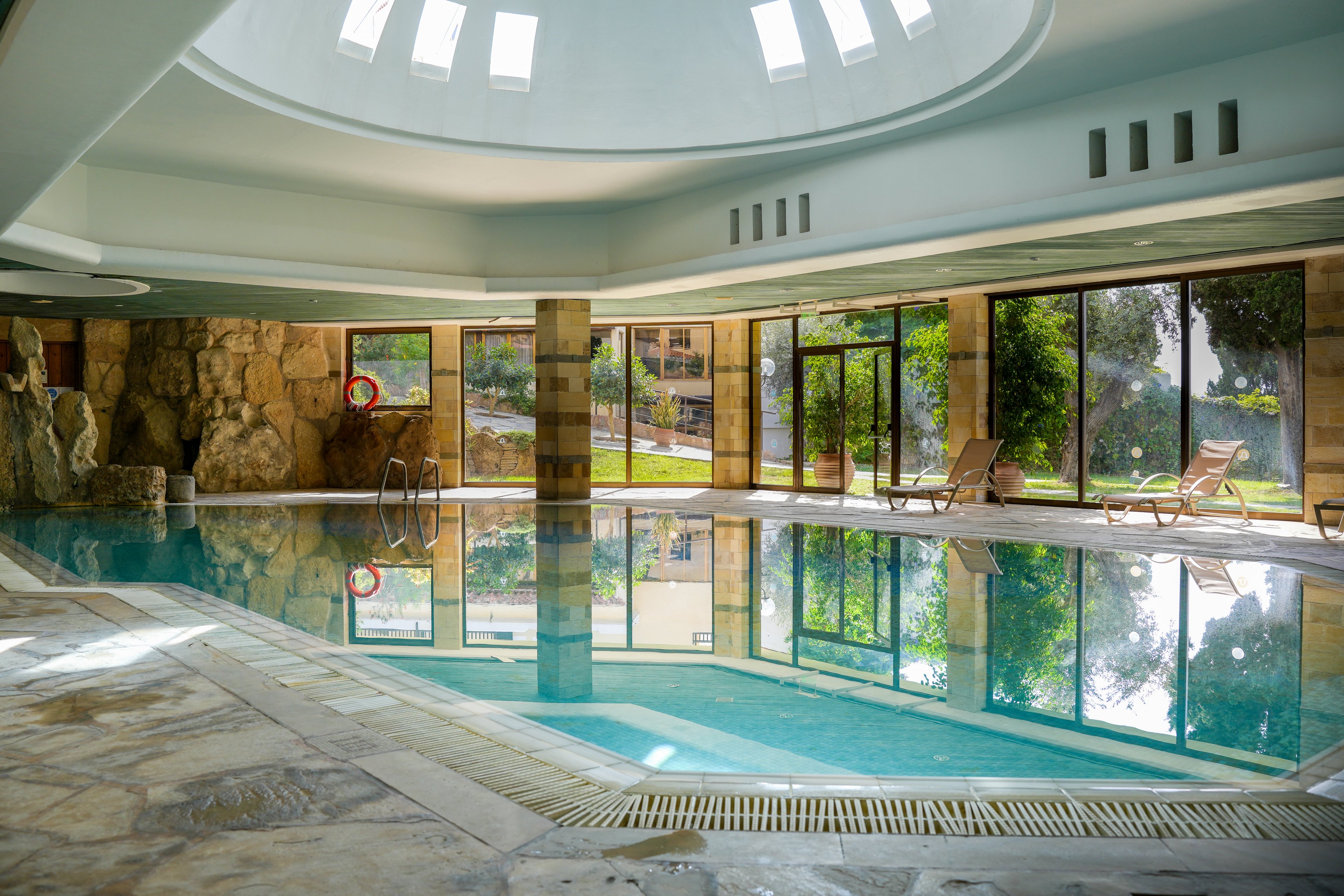 Coral Beach Hotel & Resort