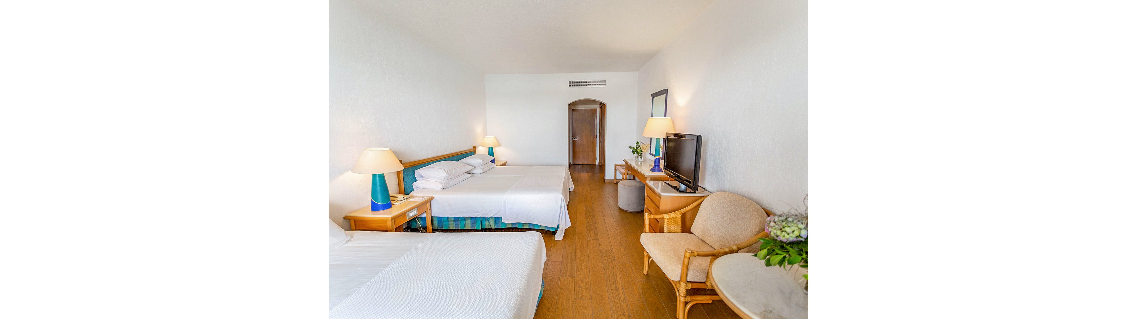 Coral Beach Hotel & Resort