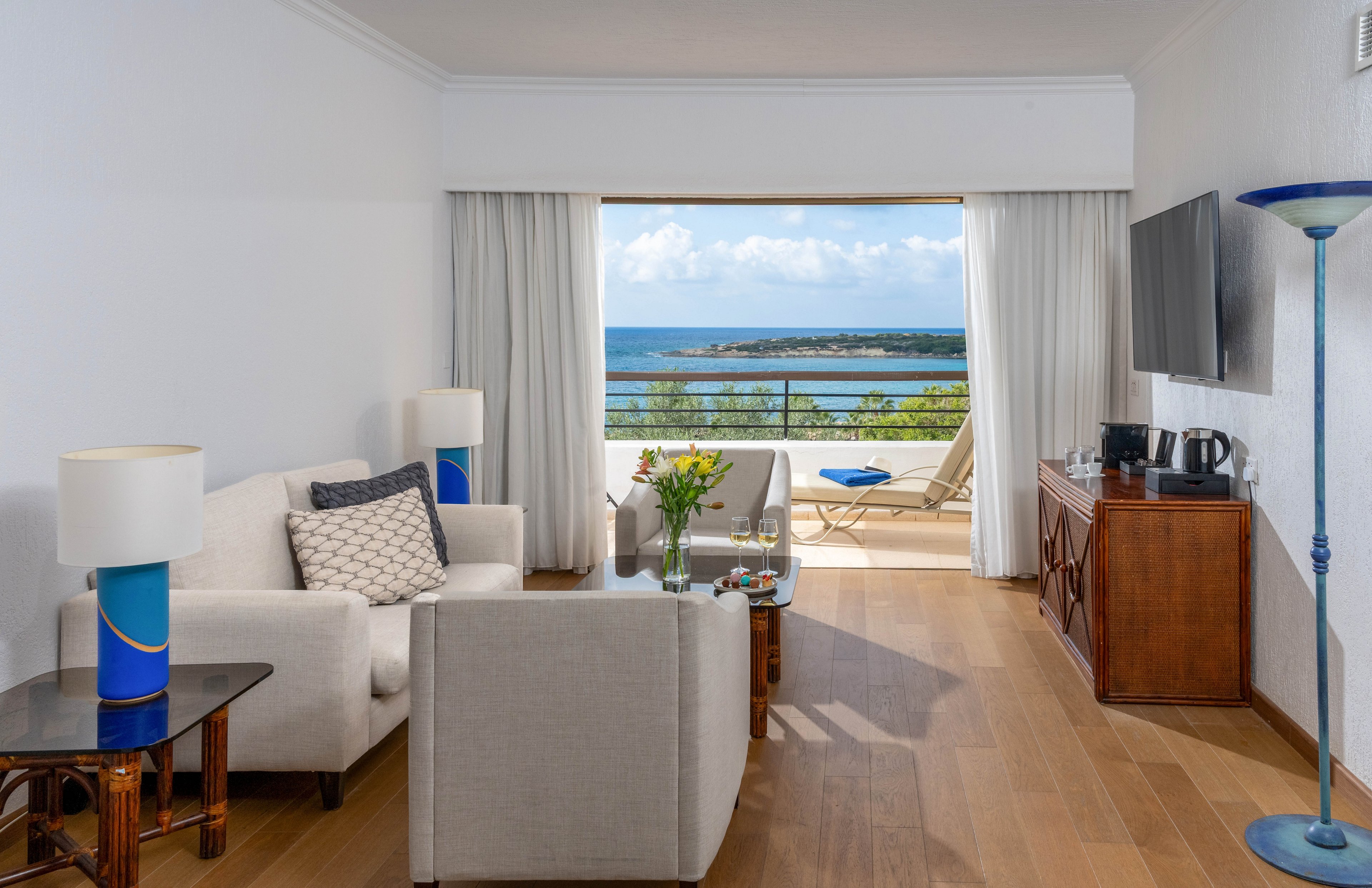 Coral Beach Hotel & Resort