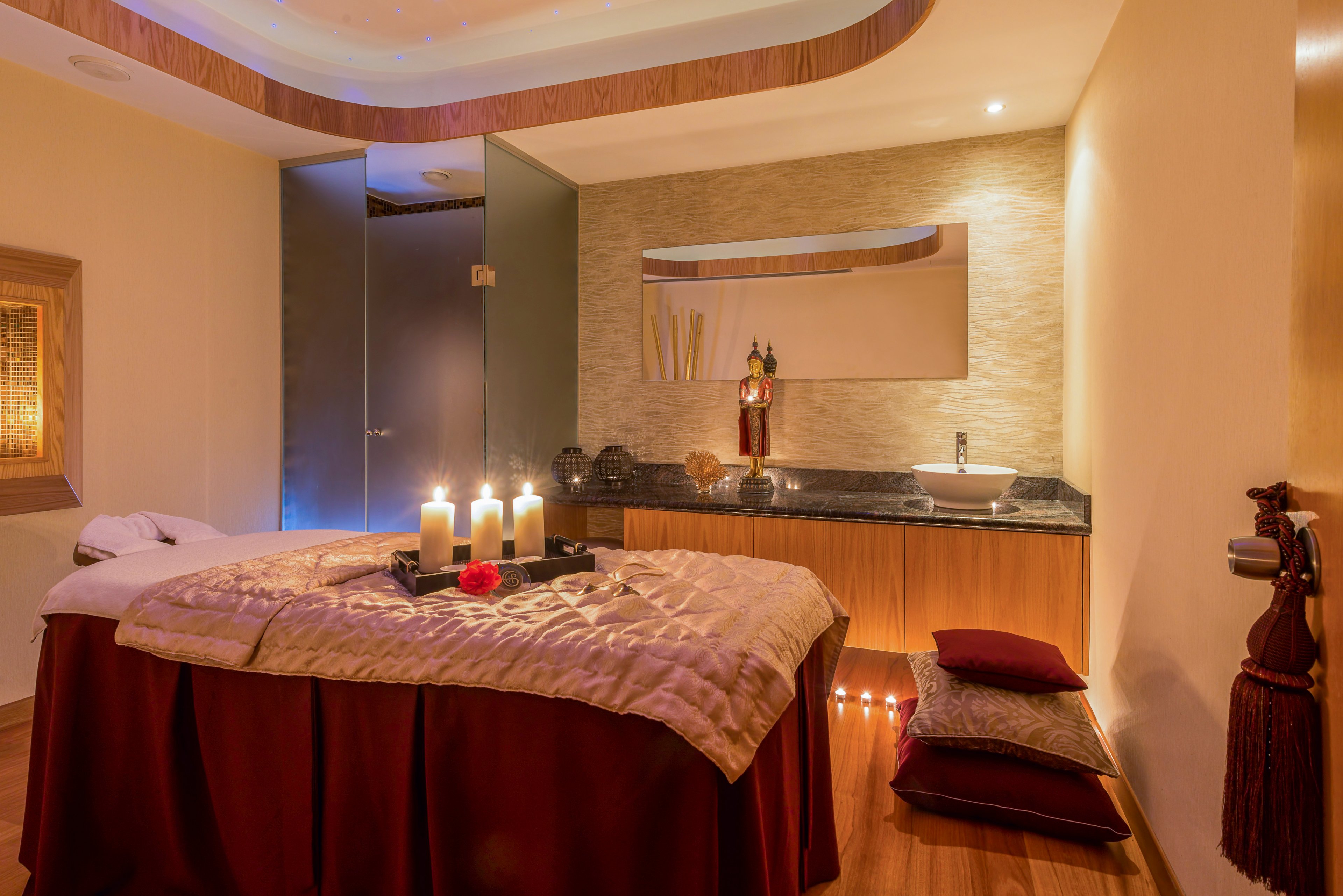 Constantinou Bros Athena Royal Beach Hotel