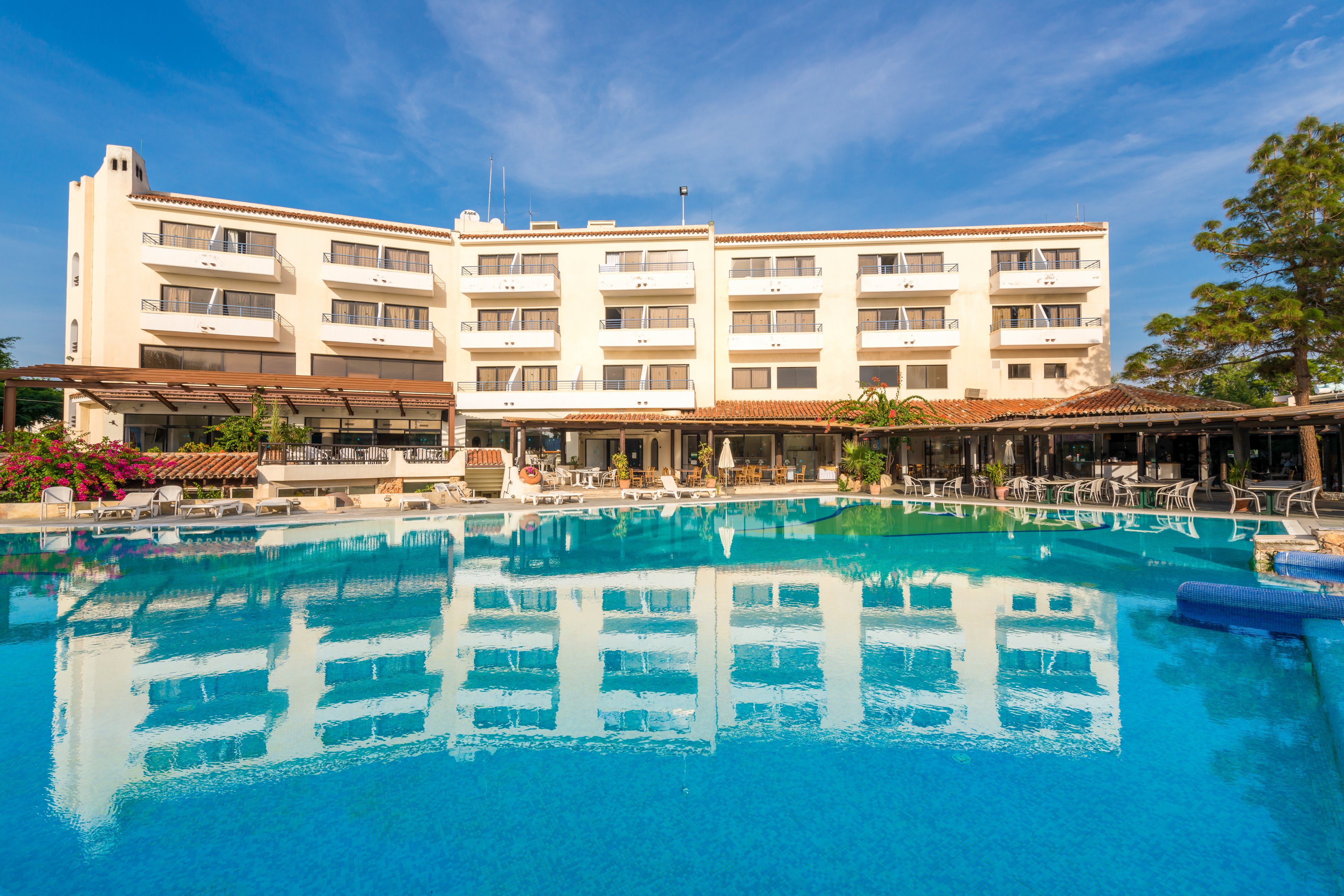 Paphos Gardens Hotel & Apartments