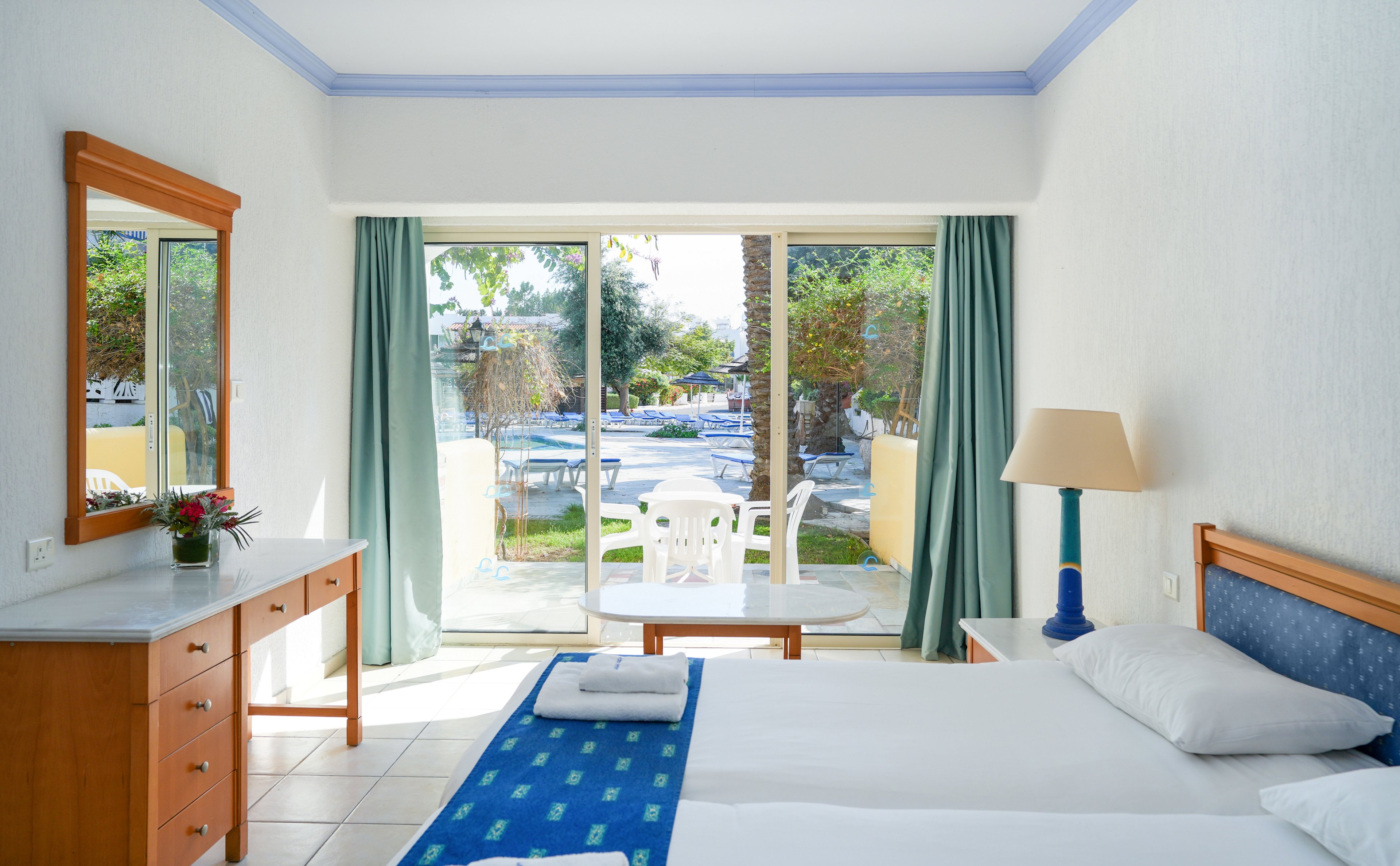 Paphos Gardens Hotel & Apartments