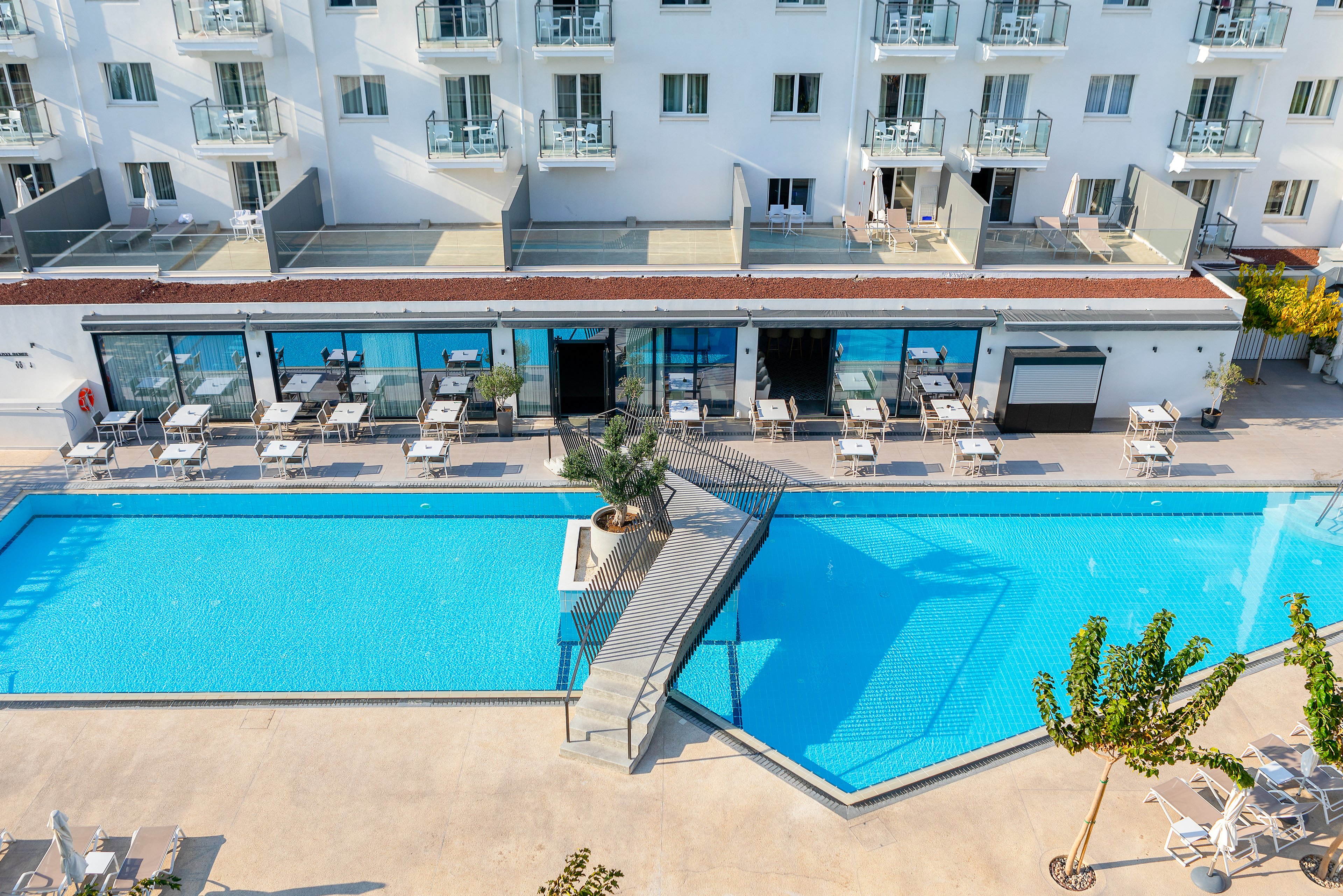 Anemi Hotel & Executive Suites