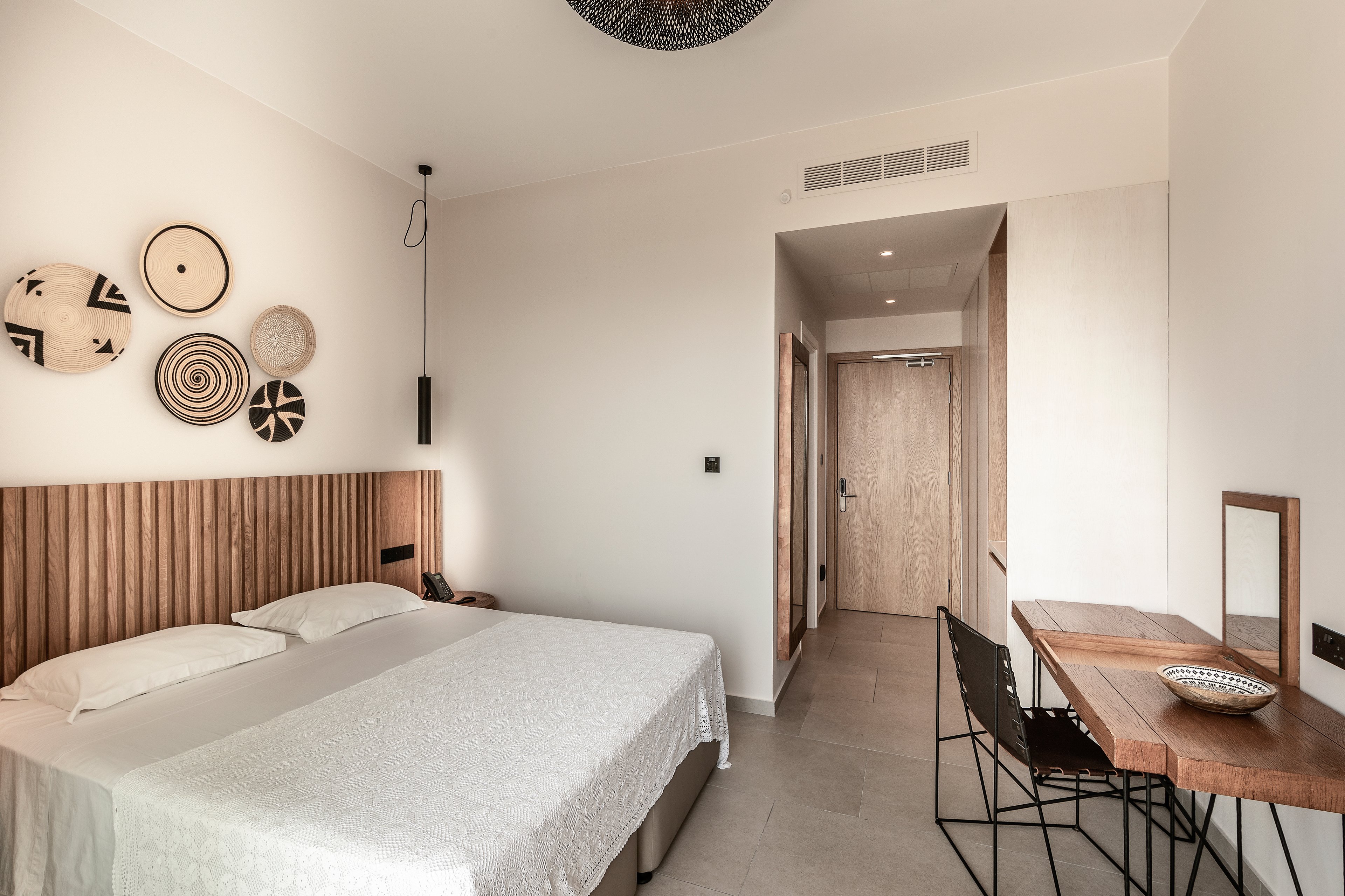 Anemi Hotel & Executive Suites