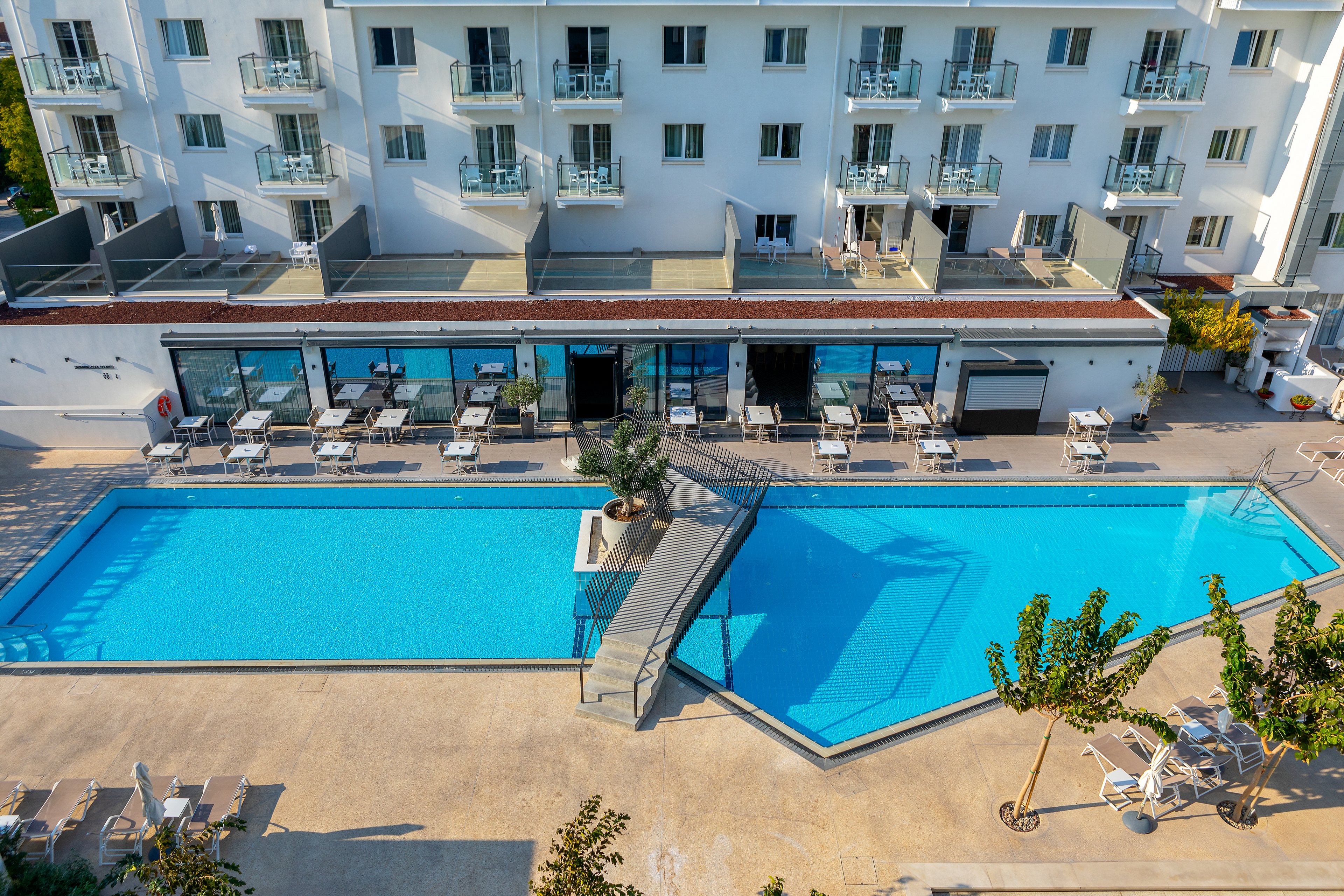 Anemi Hotel & Executive Suites