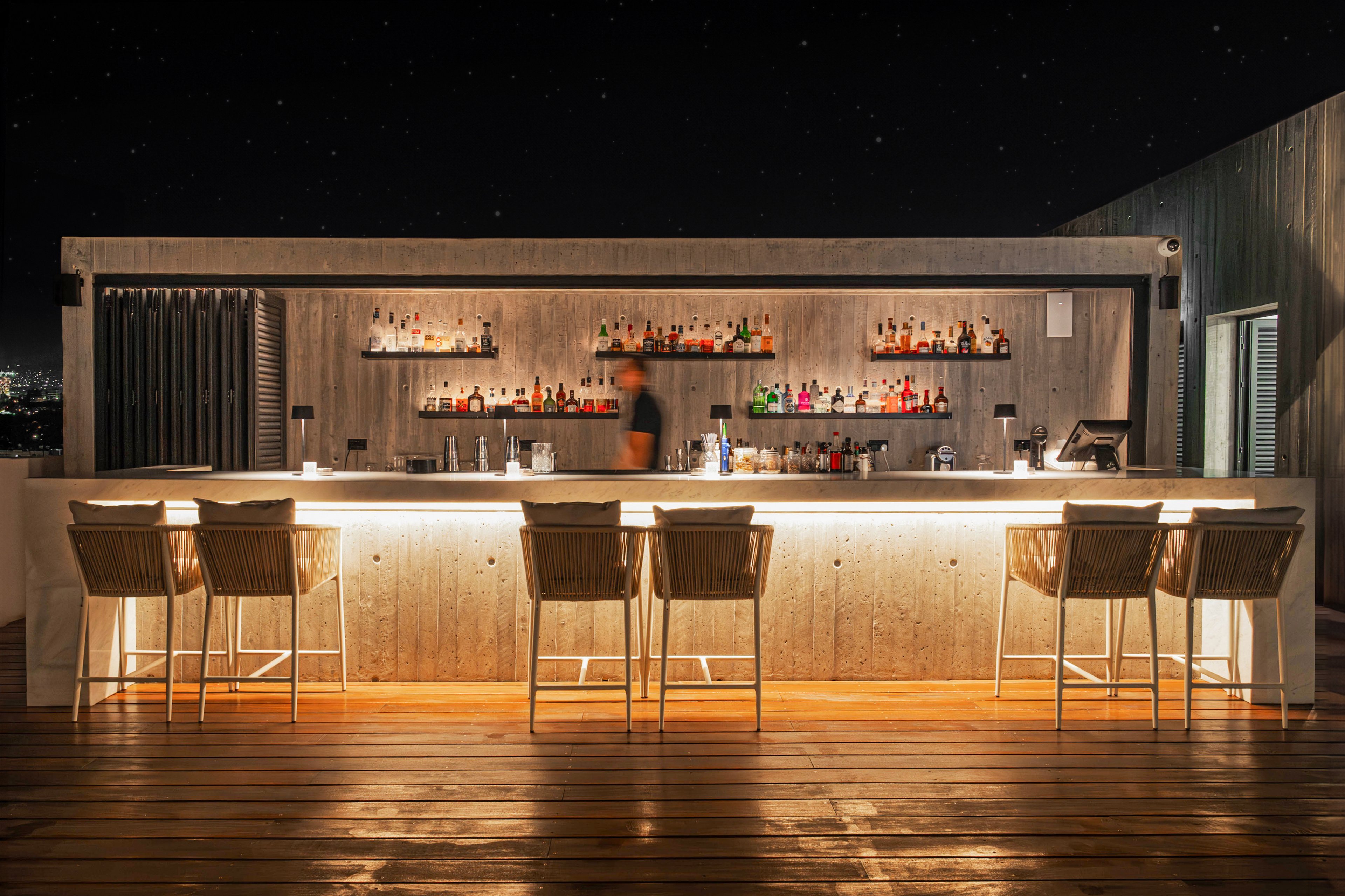 Anemi Hotel & Executive Suites