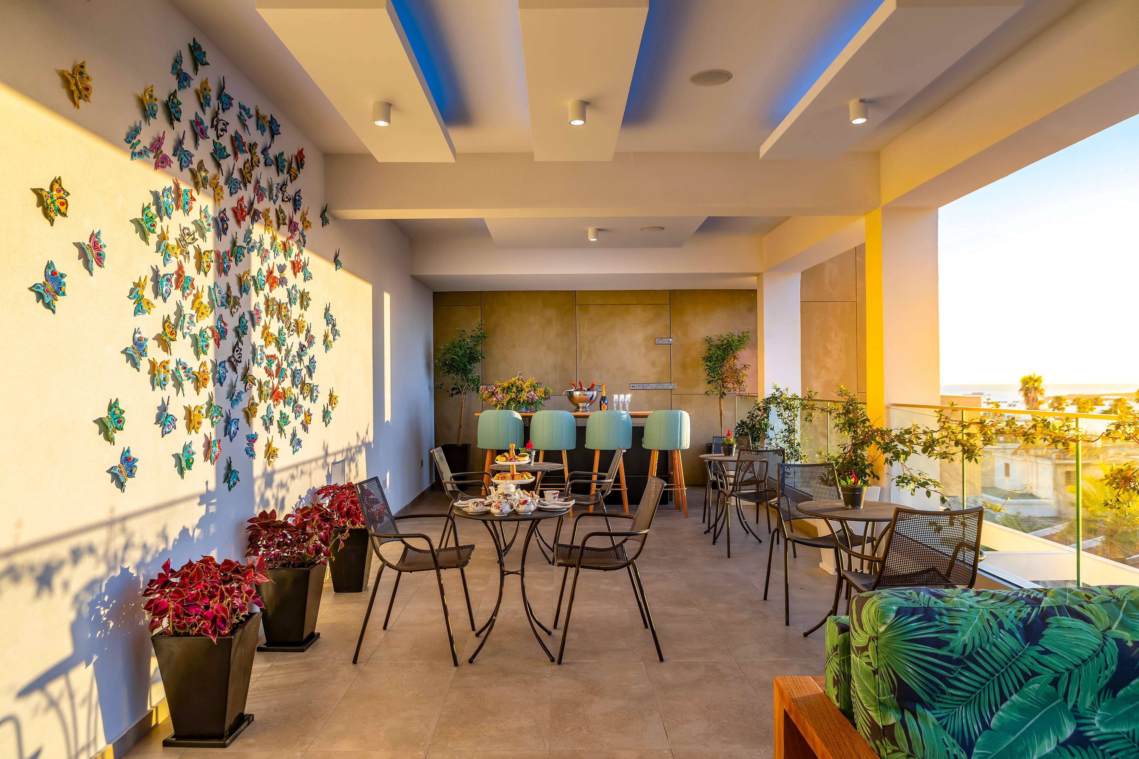 Anemi Hotel & Executive Suites