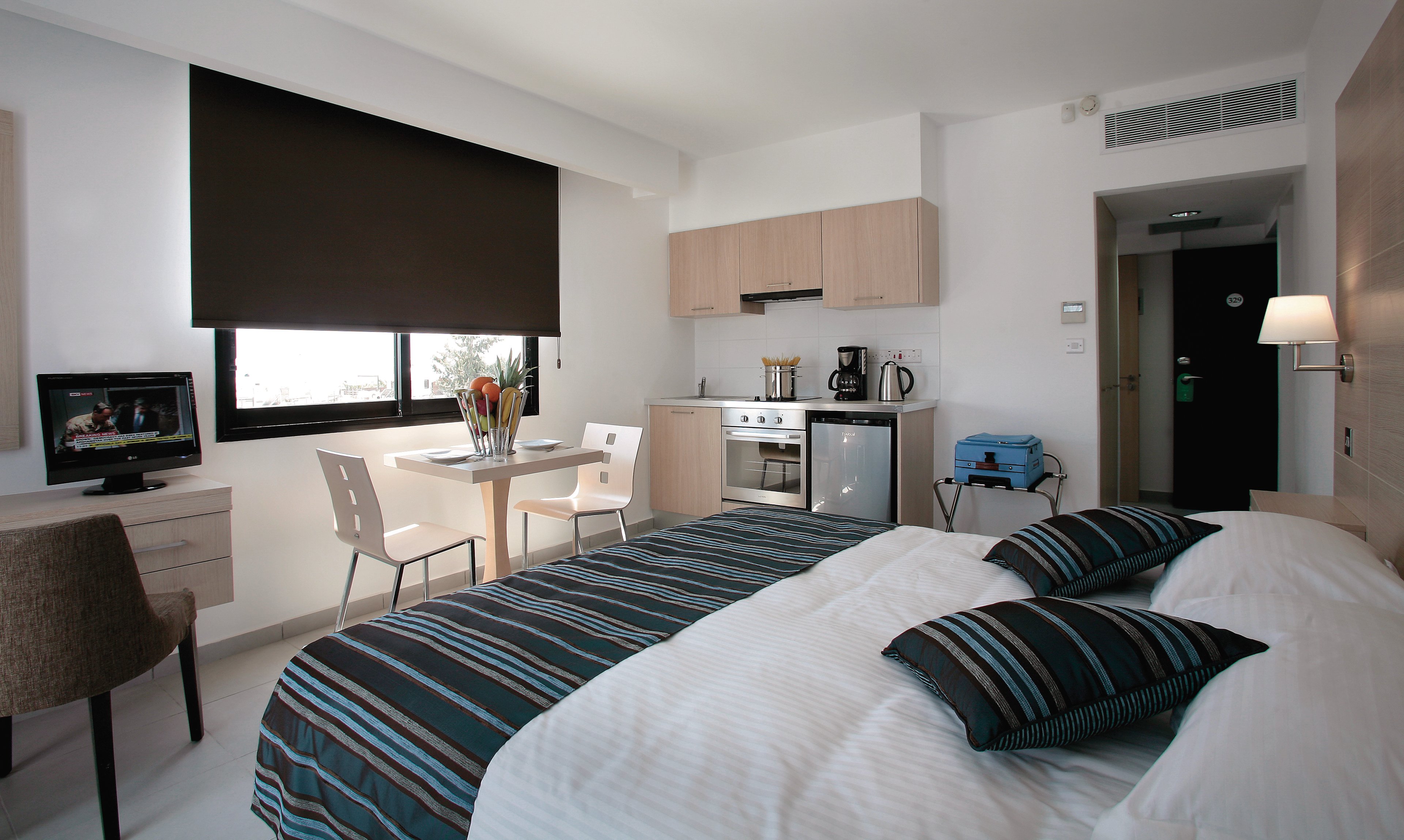 Anemi Hotel & Executive Suites