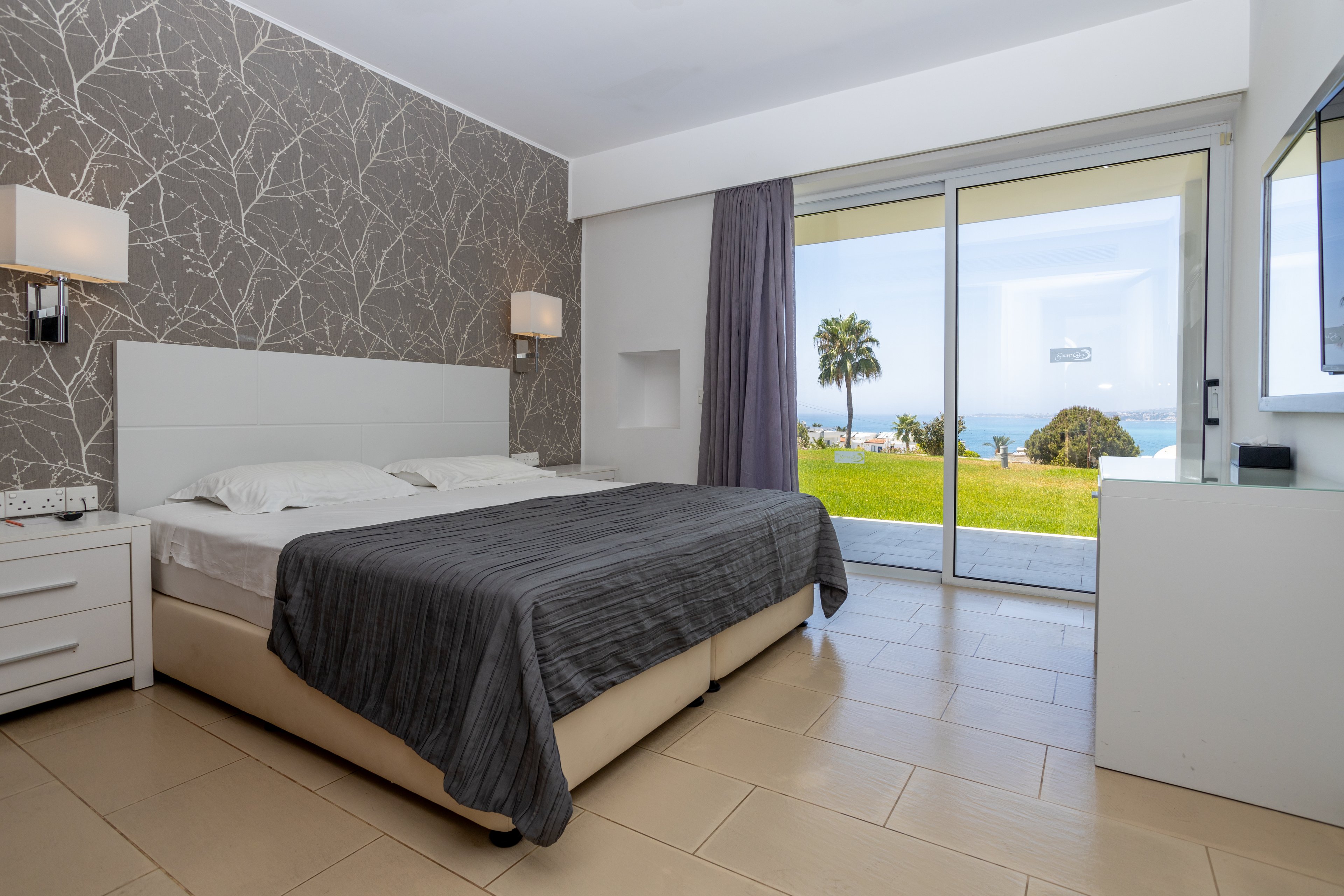 Theo Sunset Bay Hotel