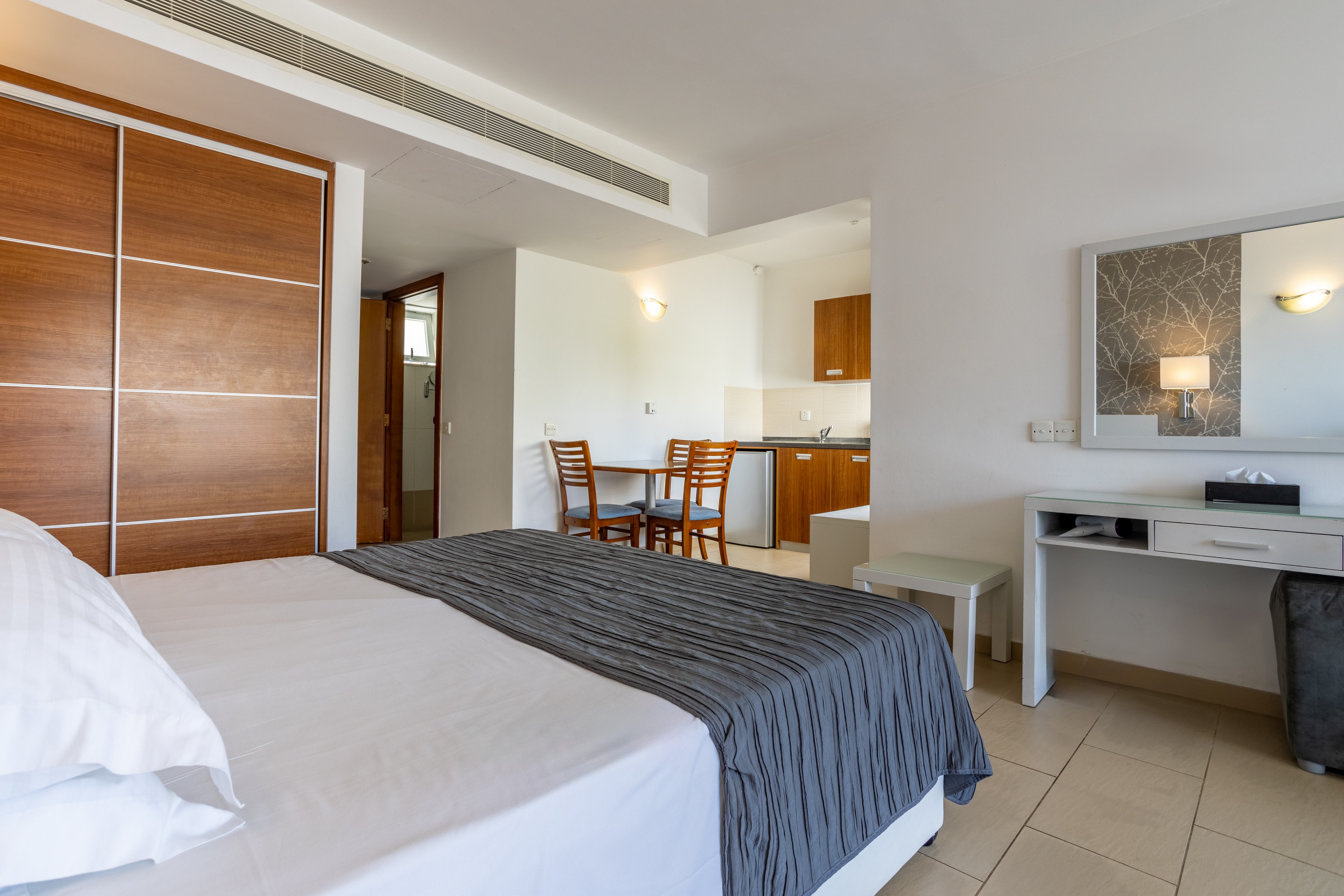 Theo Sunset Bay Hotel