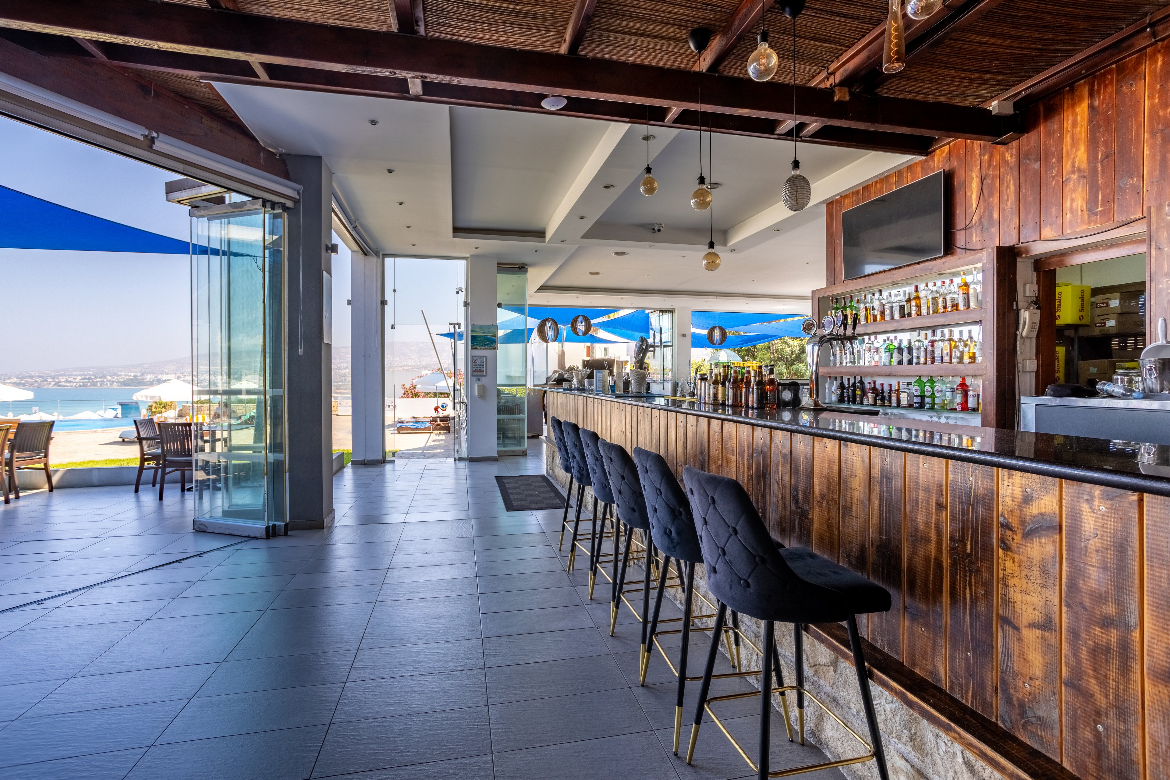 Theo Sunset Bay Hotel