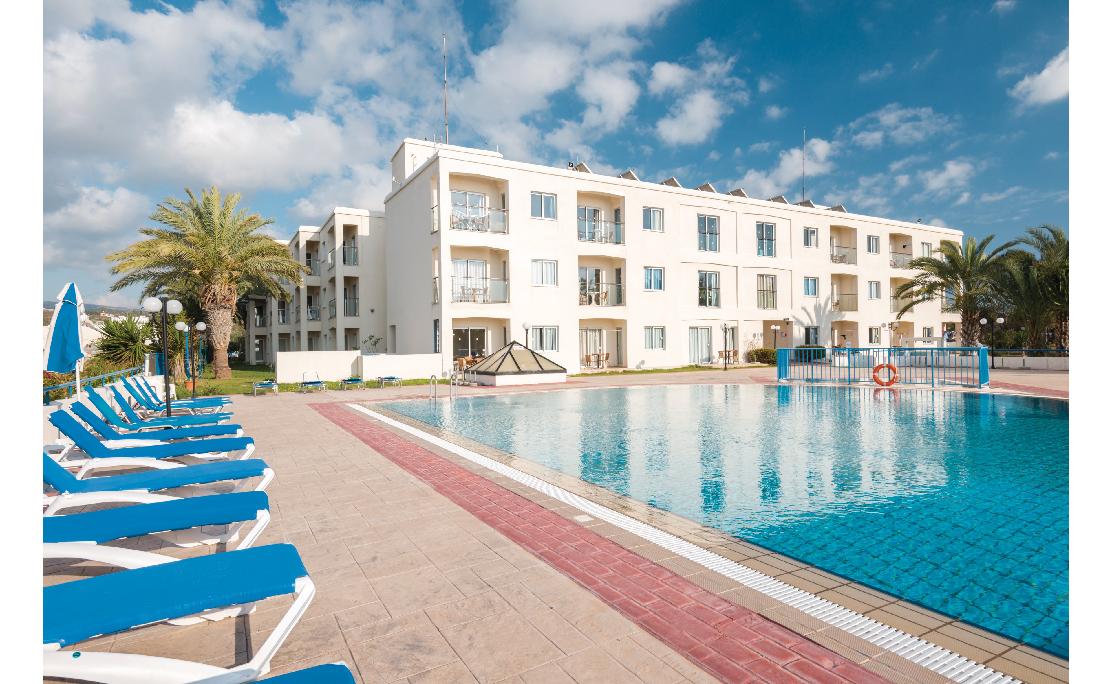 Helios Bay Hotel & Apartments