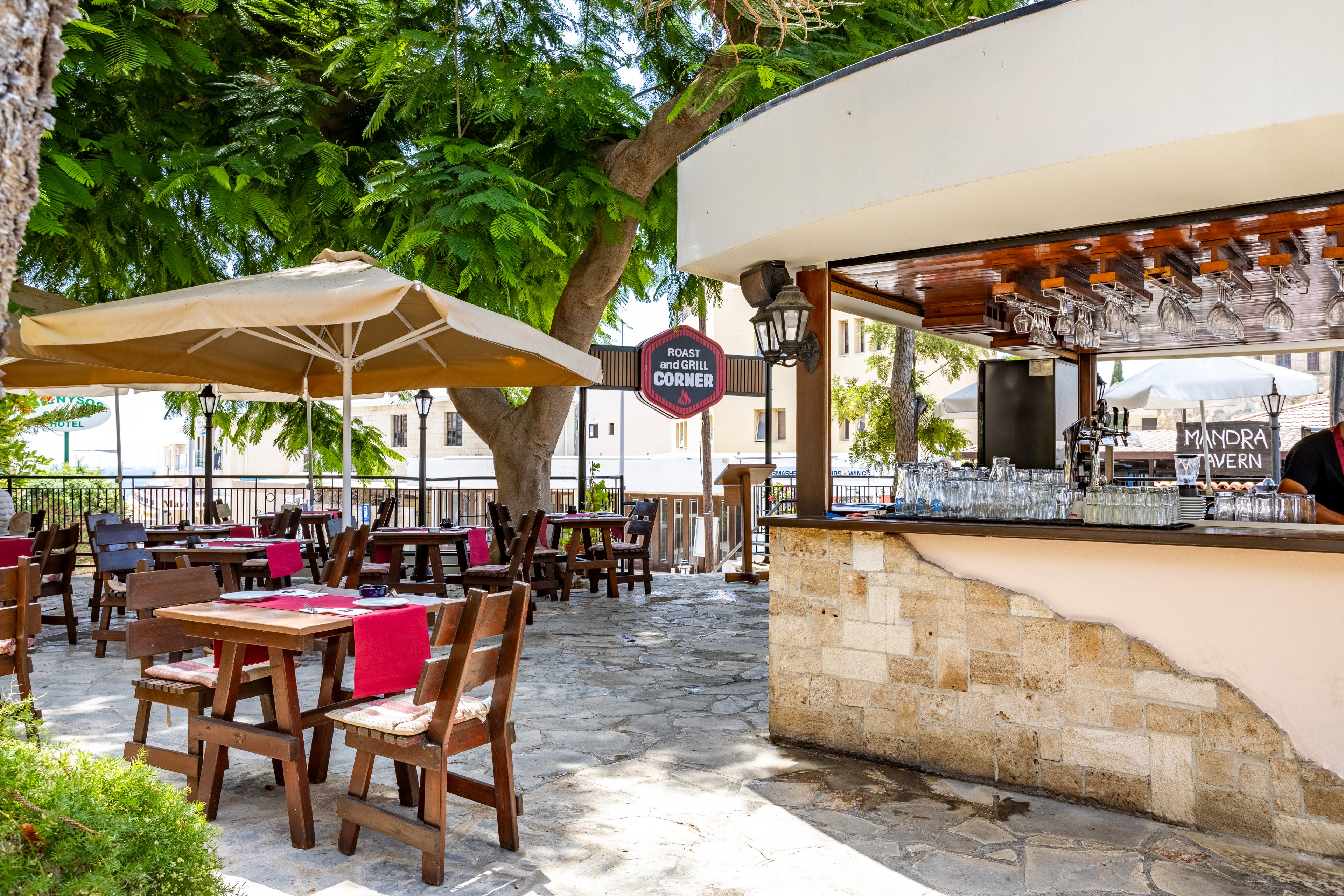 Dionysos Central Hotel