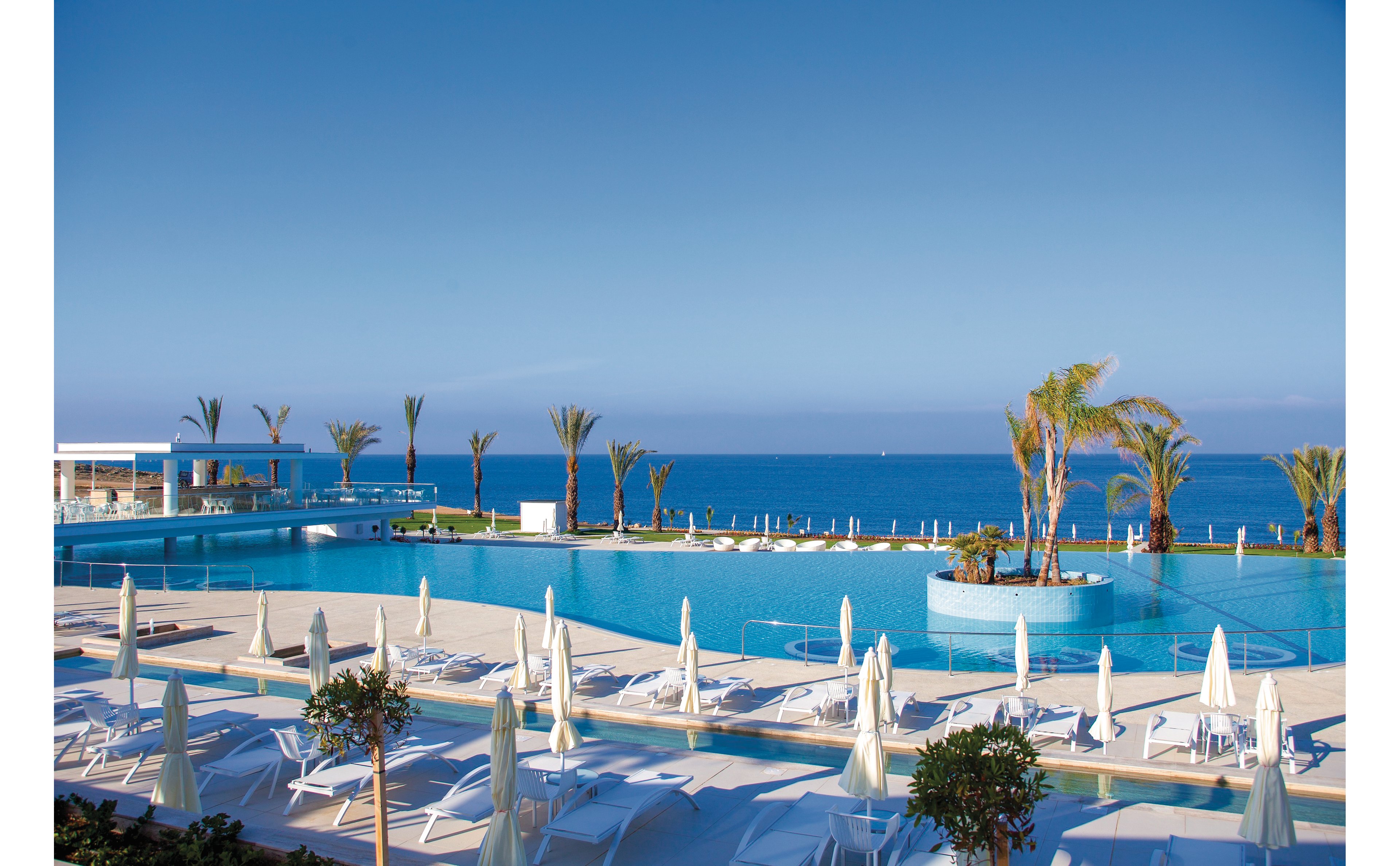 King Evelthon Beach Hotel & Resort