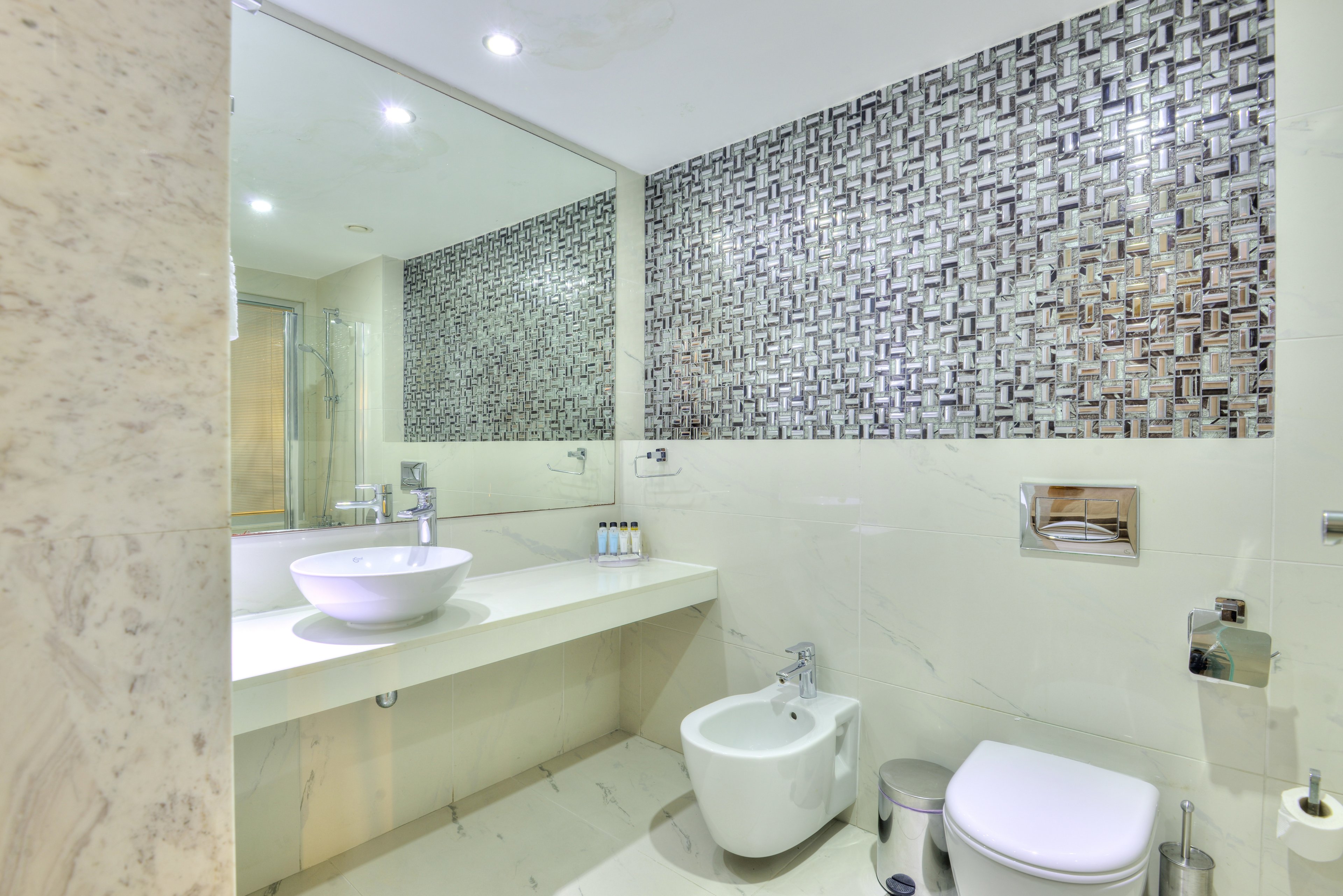 King Evelthon Beach Hotel & Resort