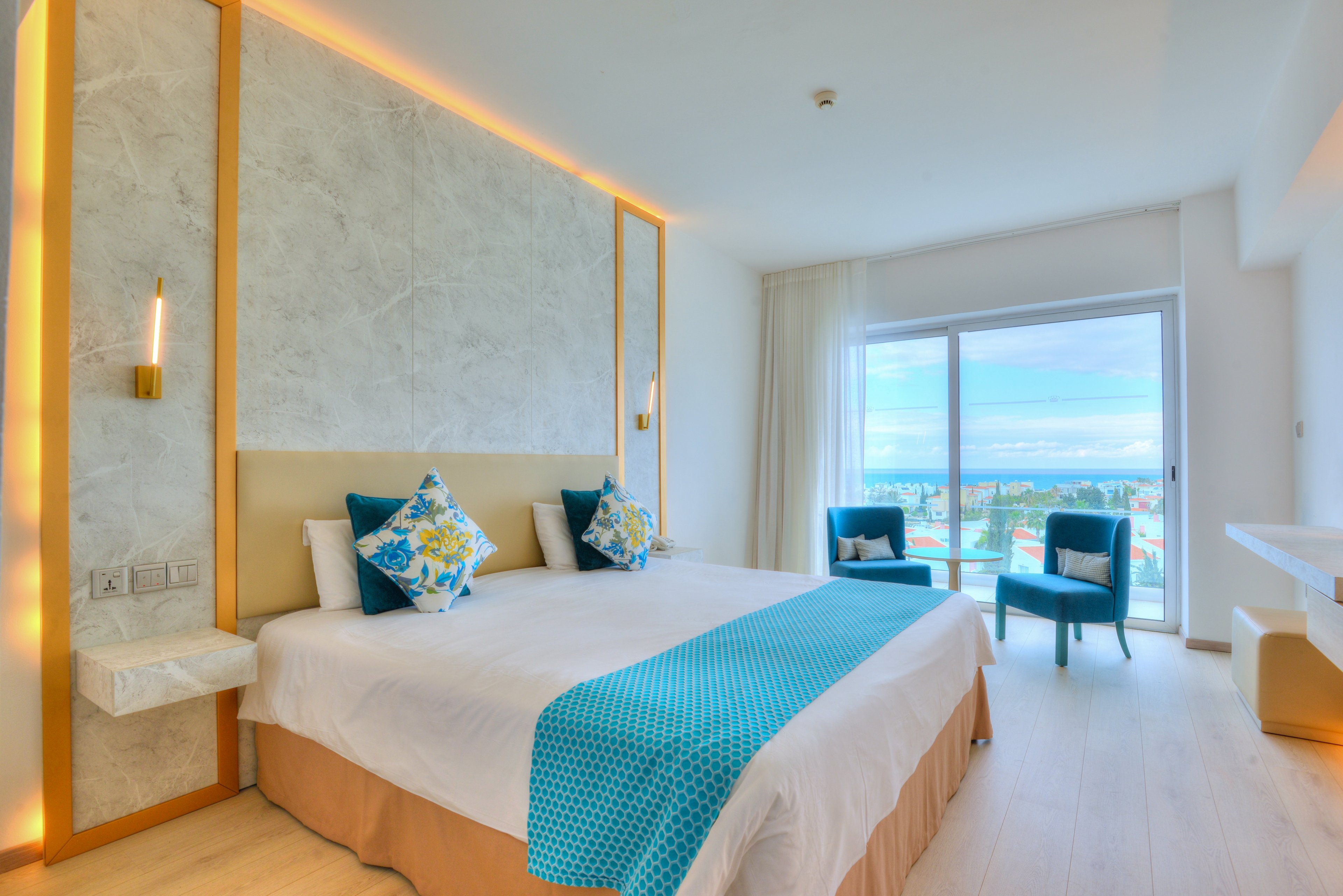 King Evelthon Beach Hotel & Resort