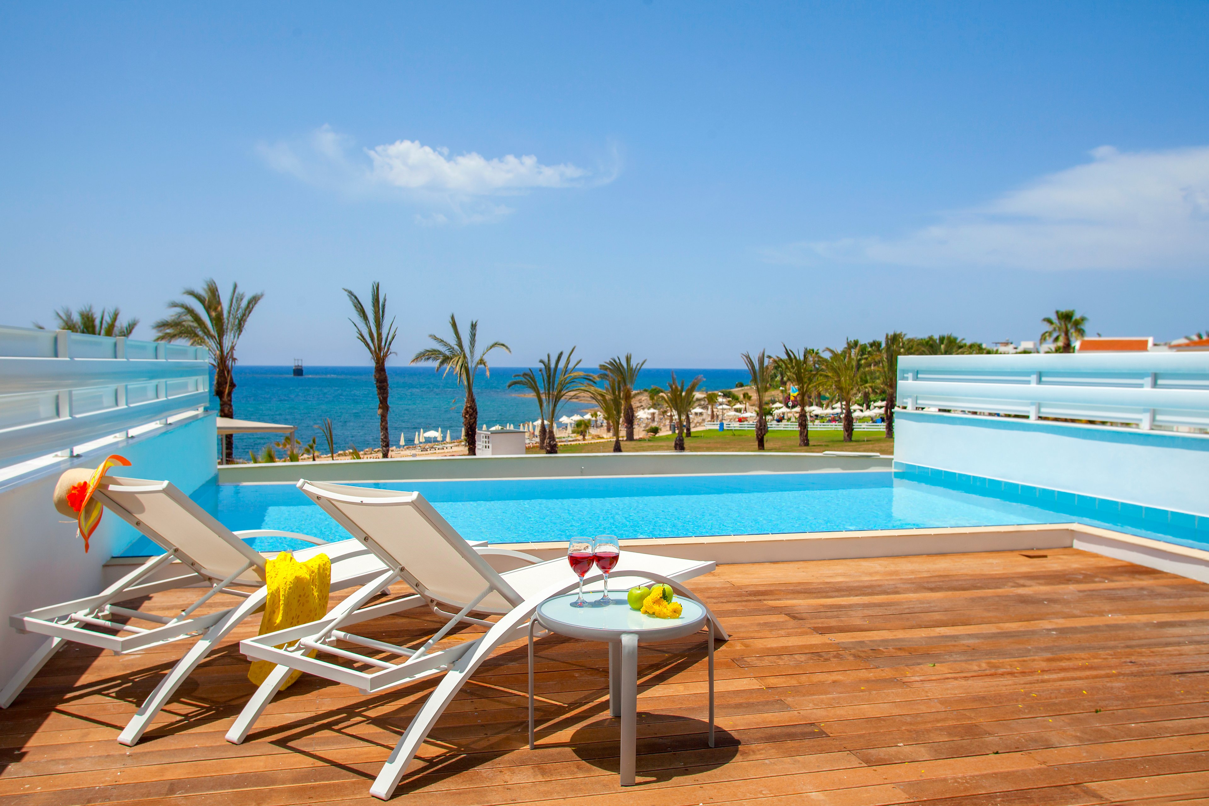 King Evelthon Beach Hotel & Resort