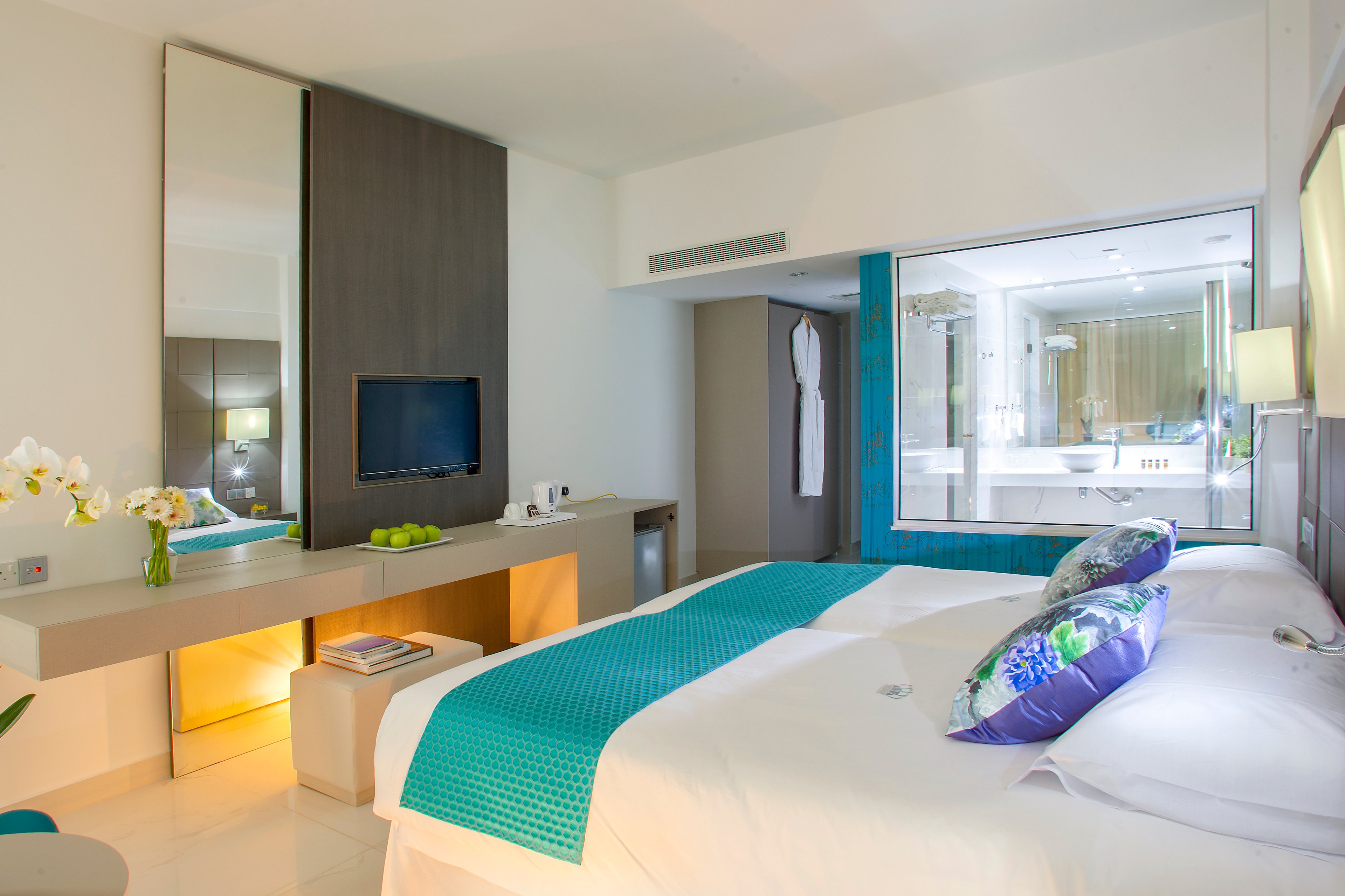 King Evelthon Beach Hotel & Resort