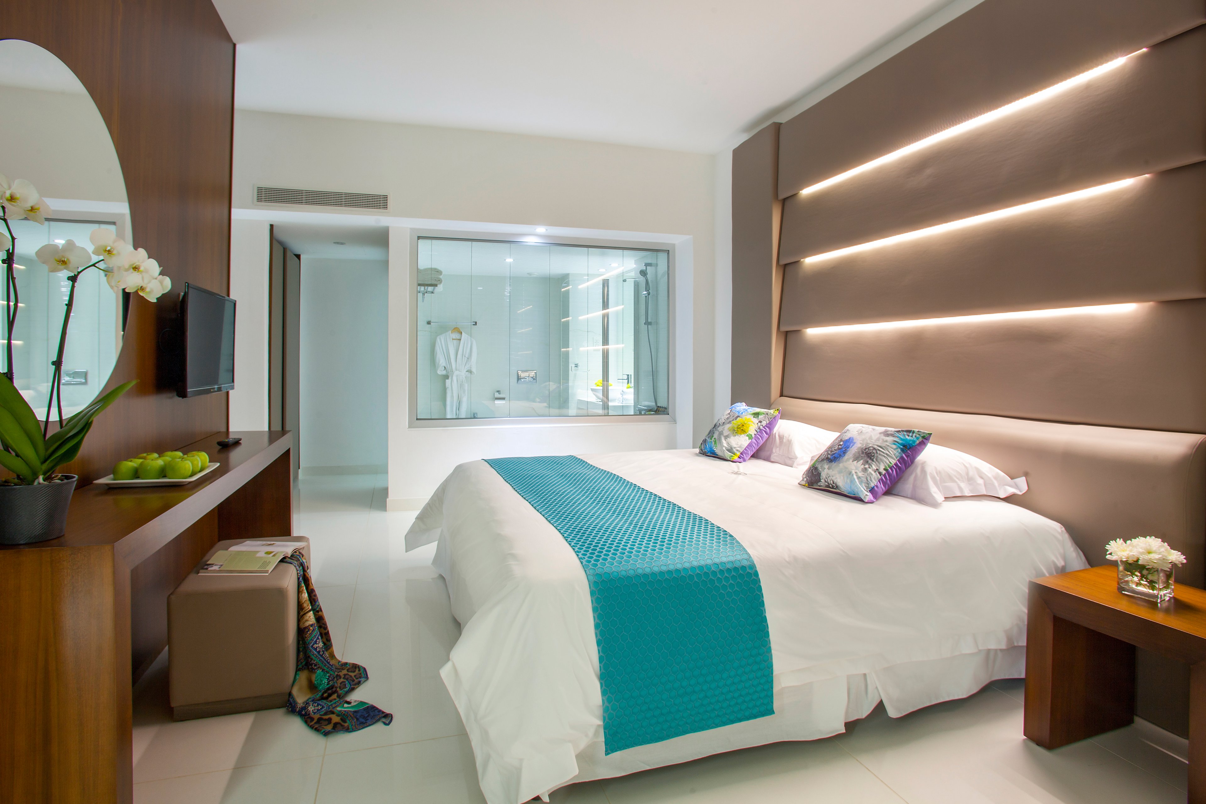 King Evelthon Beach Hotel & Resort