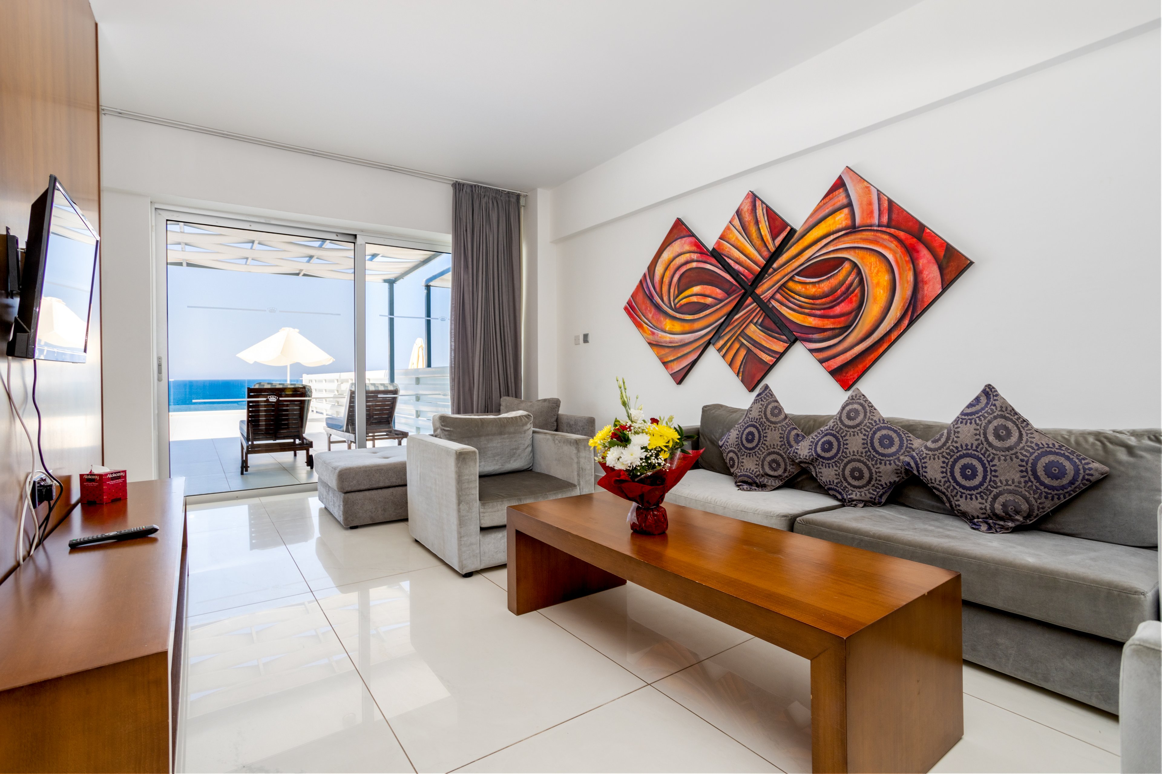 King Evelthon Beach Hotel & Resort